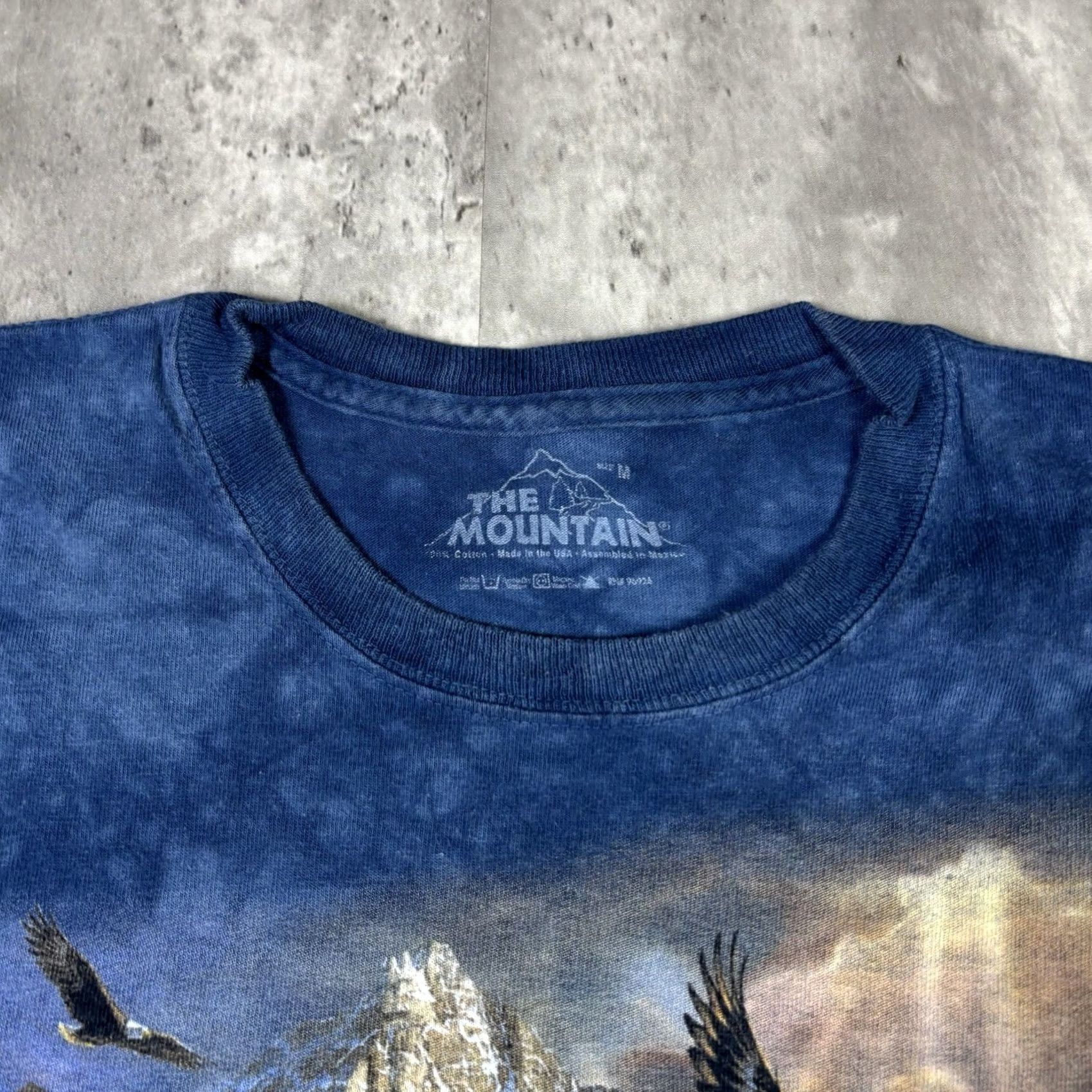 The Mountain The Mountain Shirt Adult Medium Multicolor Patriotic Graphic Print Crew Neck T-Shirt Mens Size US M / EU 48-50 / 2 - 5 Thumbnail