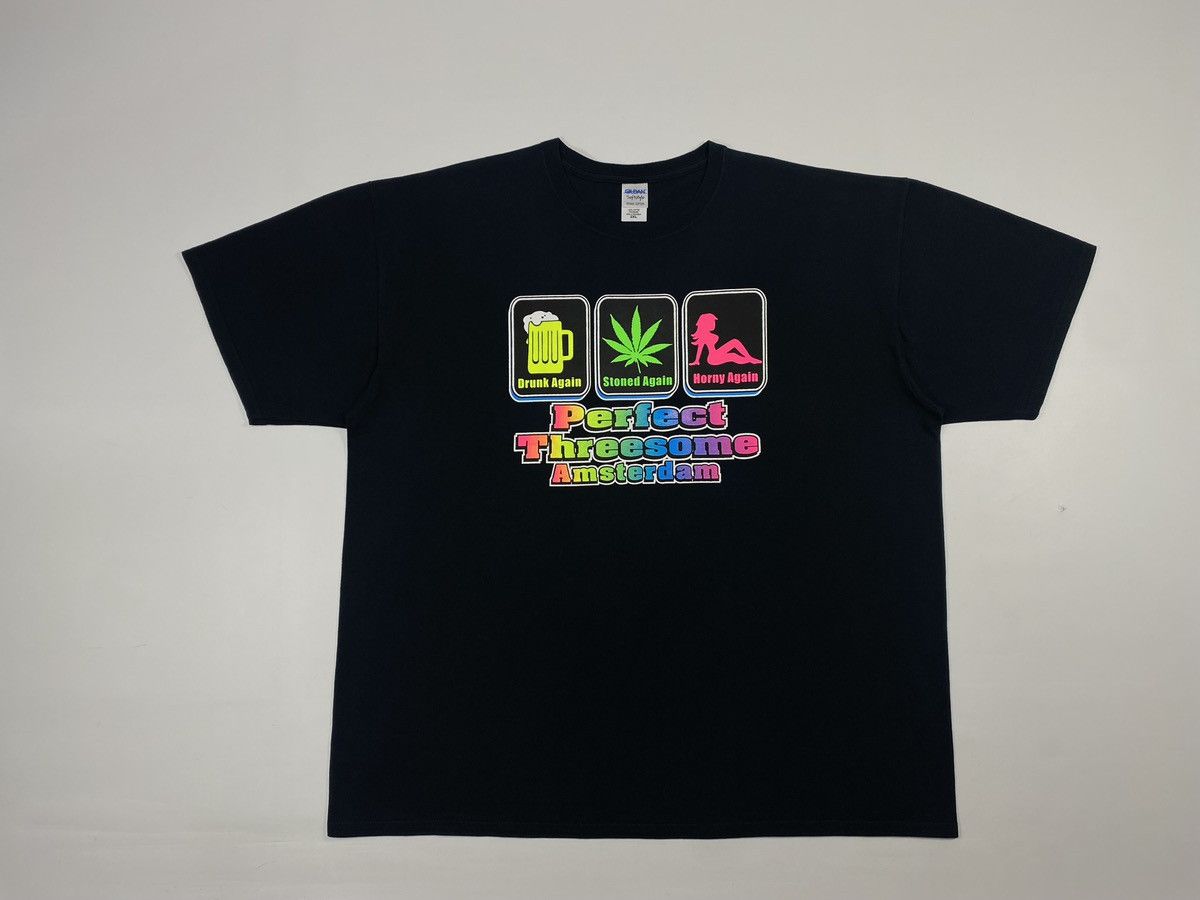 Gildan 🔥LASTDROP🔥 Amsterdam Perfect Threesome Drunk Stoned Horny Size US XXL / EU 58 / 5 - 8 Thumbnail