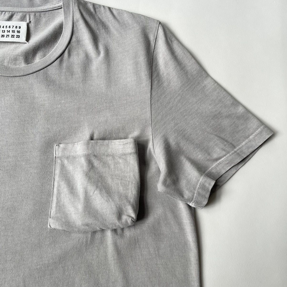 Maison Margiela S/S 10 ‘Smokers’ Pocket T Shirt Size US S / EU 44-46 / 1 - 6 Thumbnail
