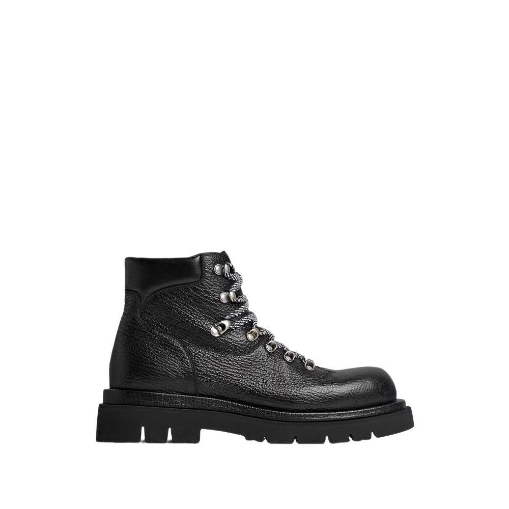 BOTTEGA VENETA $1750 Black Lug Hiking Ankle Boots New & Auth