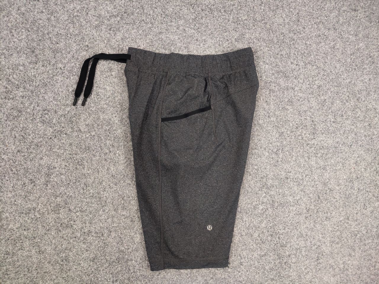 Lululemon lululemon Gray elastic sports Pocket Shorts Size US 30 / EU 46 - 10 Thumbnail