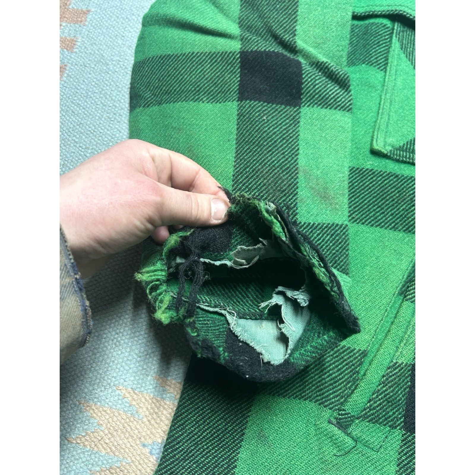 Vintage VINTAGE LL Bean Wool Cruiser Jacket Green Buffalo Plaid Distressed Cape Lg Mens 80s Hunting Jacket Size US L / EU 52-54 / 3 - 5 Thumbnail