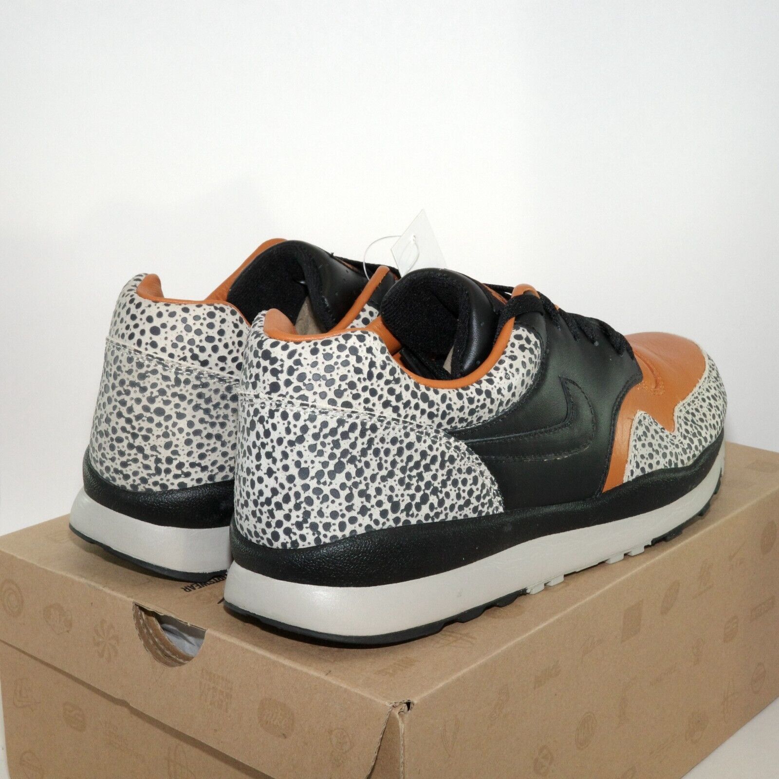Nike 2012 Nike Air Safari NRG OG Mens US 11.5 DS Brand New Size US 11.5 / EU 44-45 - 7 Thumbnail