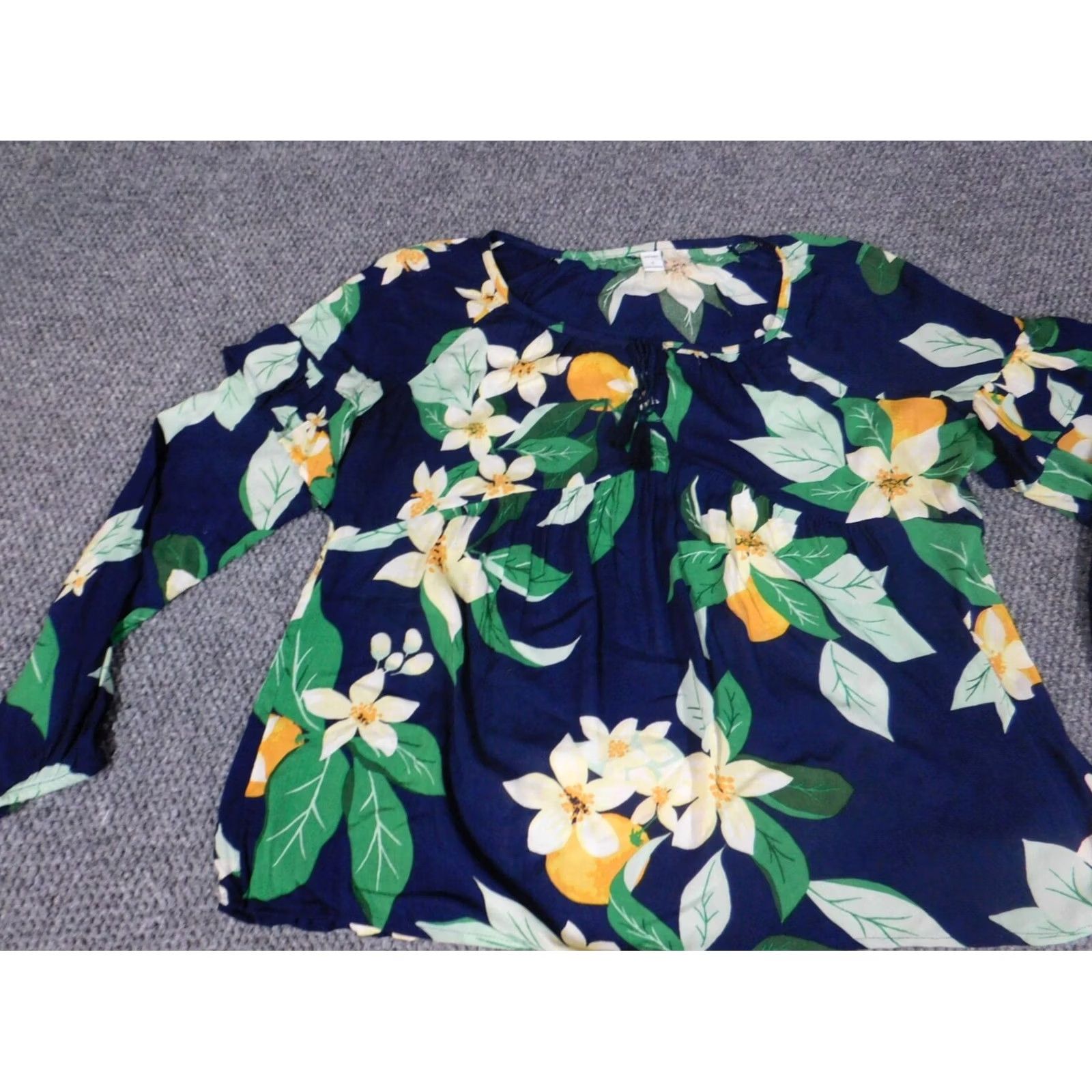 Old Navy Old Navy Womens Blouse S Blue Floral Crew Neck Pullover Stretch Top Casual Button Cotton Blend Regular Size S / US 4 / IT 40 - 2 Thumbnail