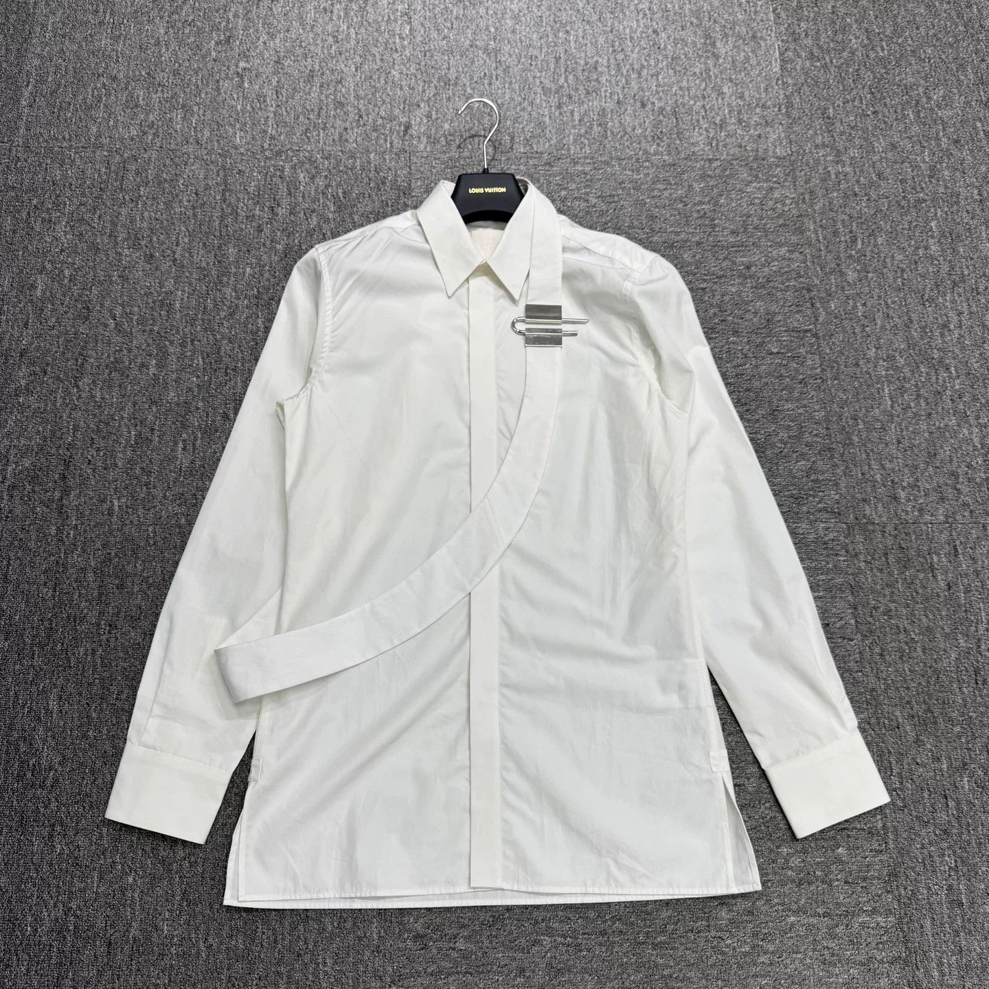 Givenchy Givenchy White Lock Buckle Shirt Size US M / EU 48-50 / 2 - 1 Thumbnail