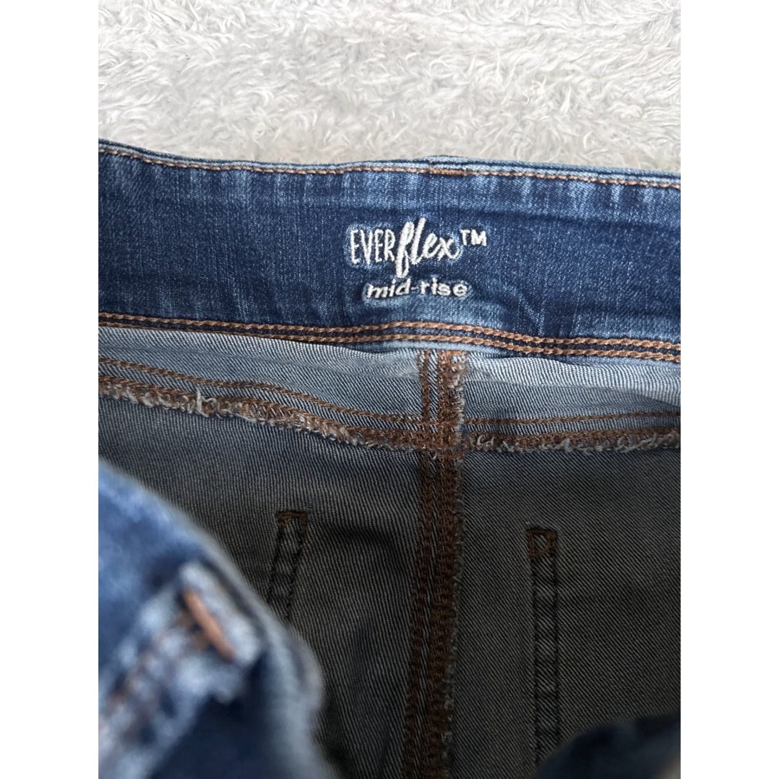 Vintage Maurices Jeans Womens 6 Blue Denim Flared Mid 27x29 5-Pocket Design Distressed Button Zipper Vintage No Size 28" / US 6 / IT 42 - 6 Thumbnail