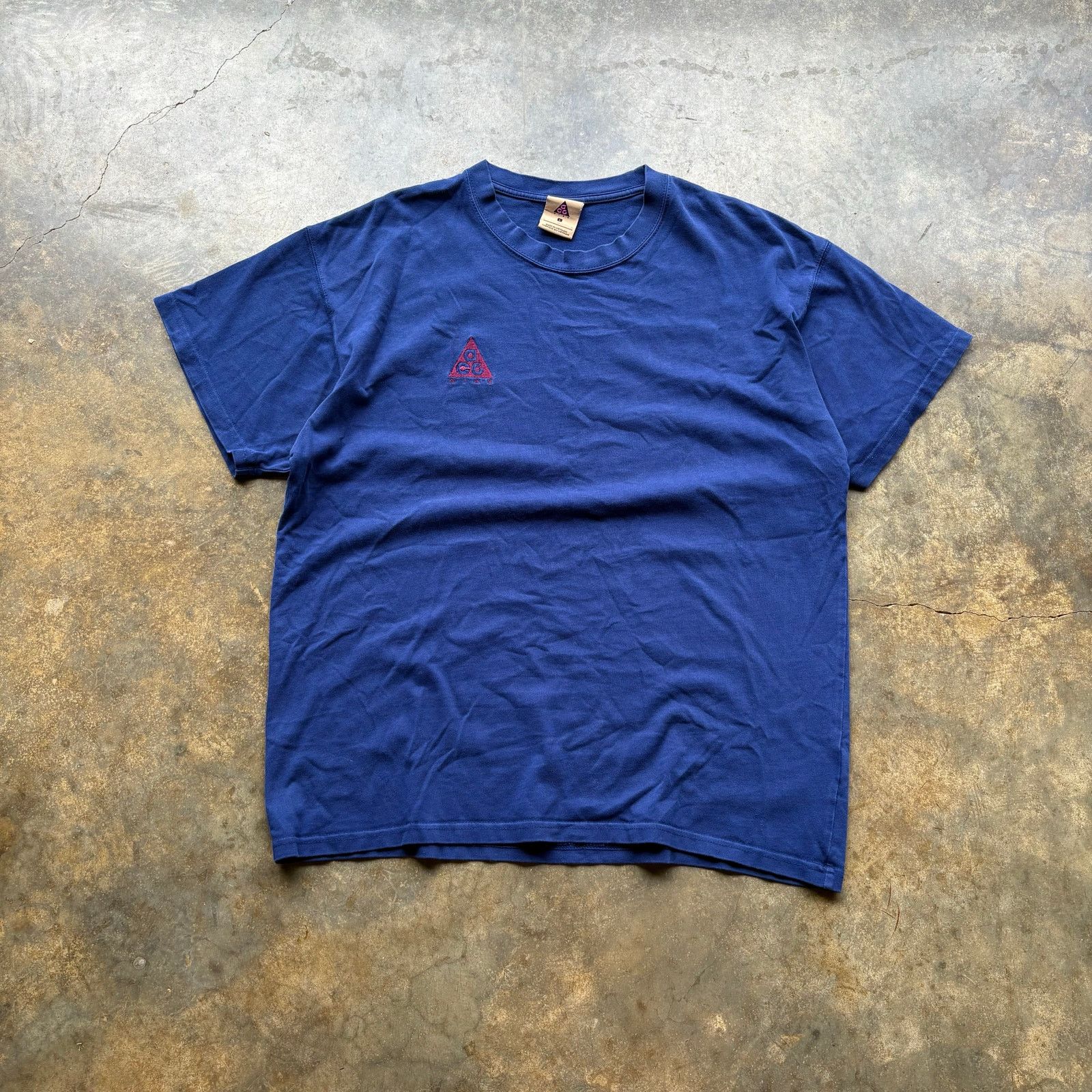 Nike Vintage Y2K Nike ACG Embroidered T-shirt Size US L / EU 52-54 / 3 - 1 Thumbnail