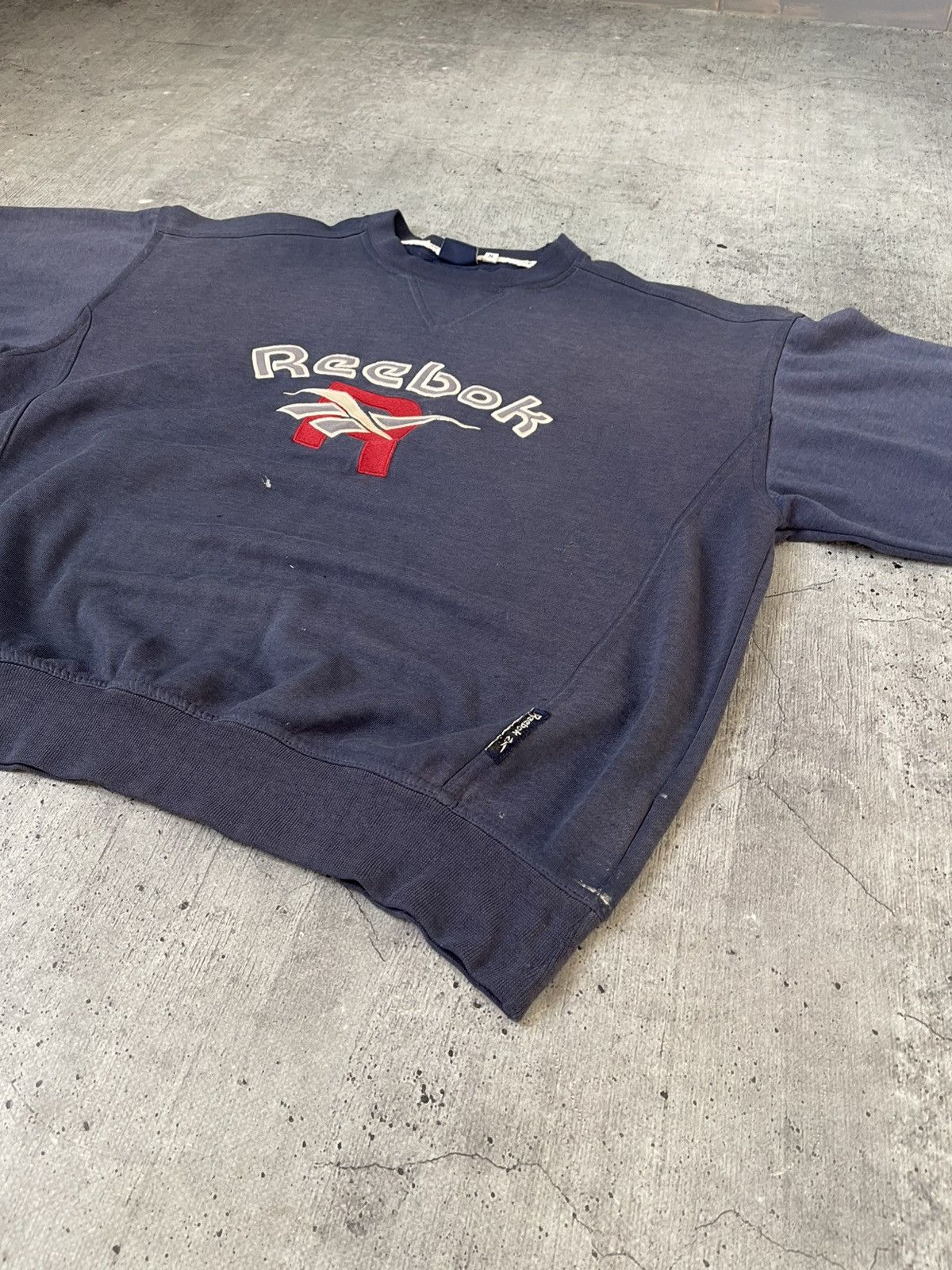 Reebok Vintage 90’s Reebok Faded Distressed Stained Sweatshirt Size US M / EU 48-50 / 2 - 6 Thumbnail