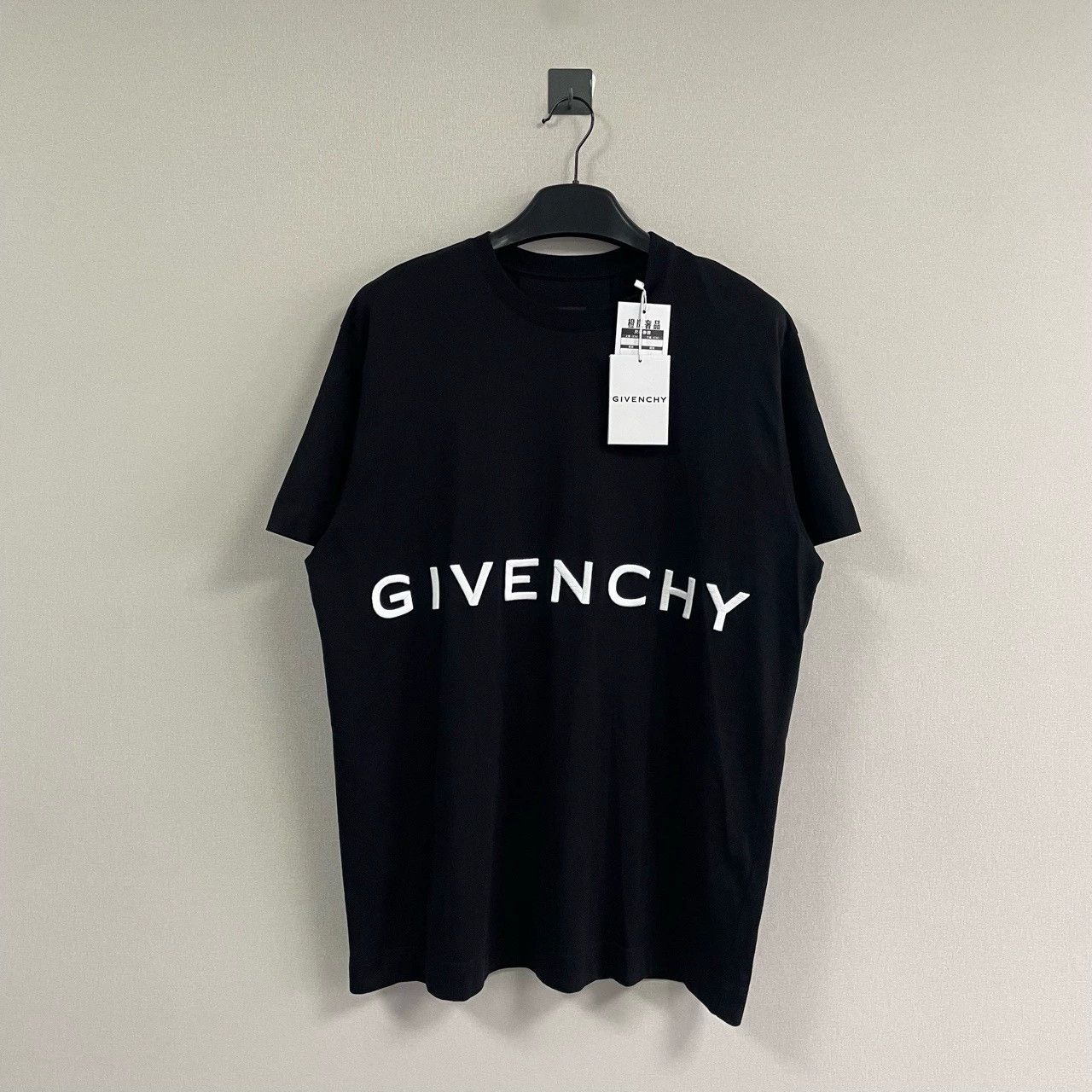Givenchy givenchy black short sleeve embroidered t-shirt Size US S / EU 44-46 / 1 - 1 Thumbnail