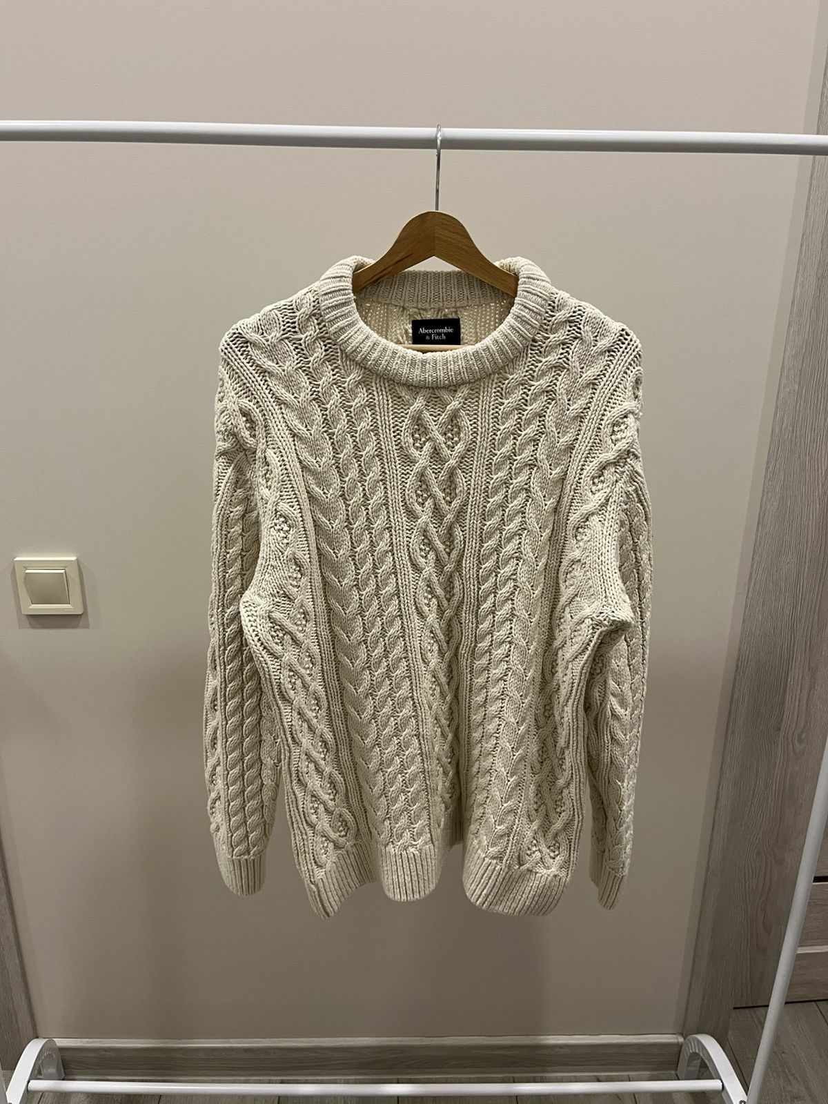 Abercrombie & Fitch Abercrombie & Fitch White Cable Knit Sweater White Y2K Size US M / EU 48-50 / 2 - 1 Thumbnail