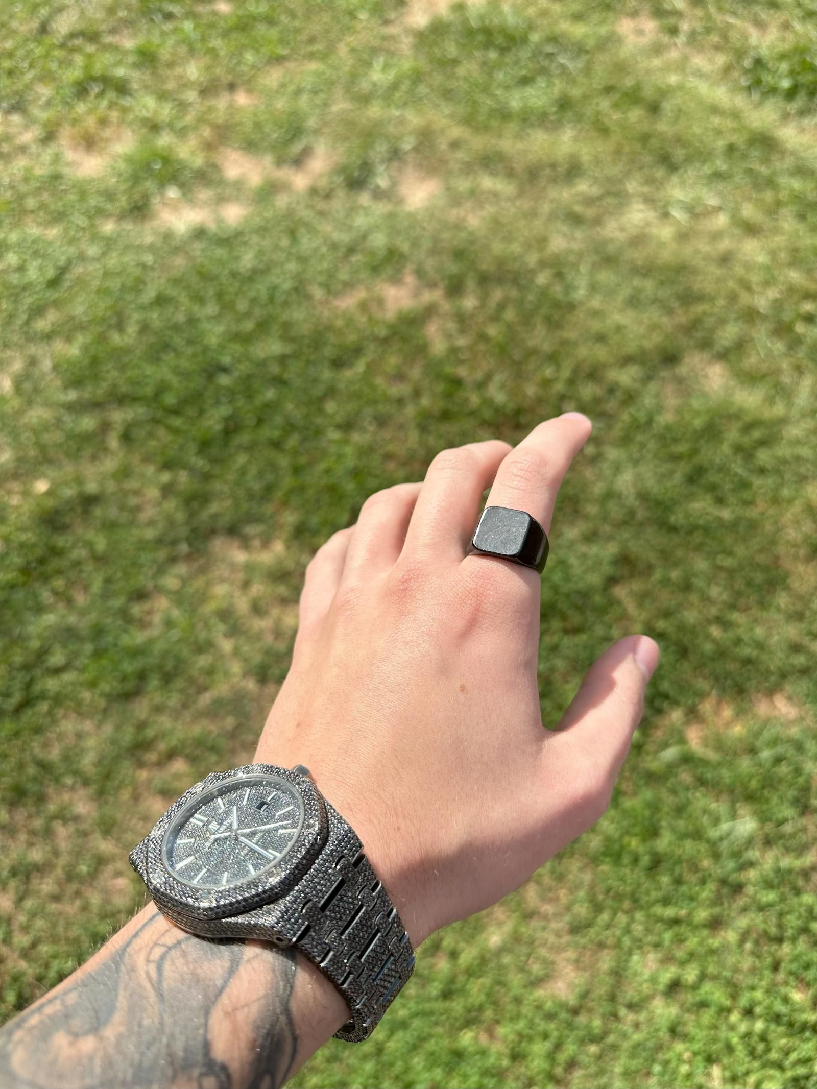 Jewelry Black Large Signet Ring Size ONE SIZE - 1 Thumbnail