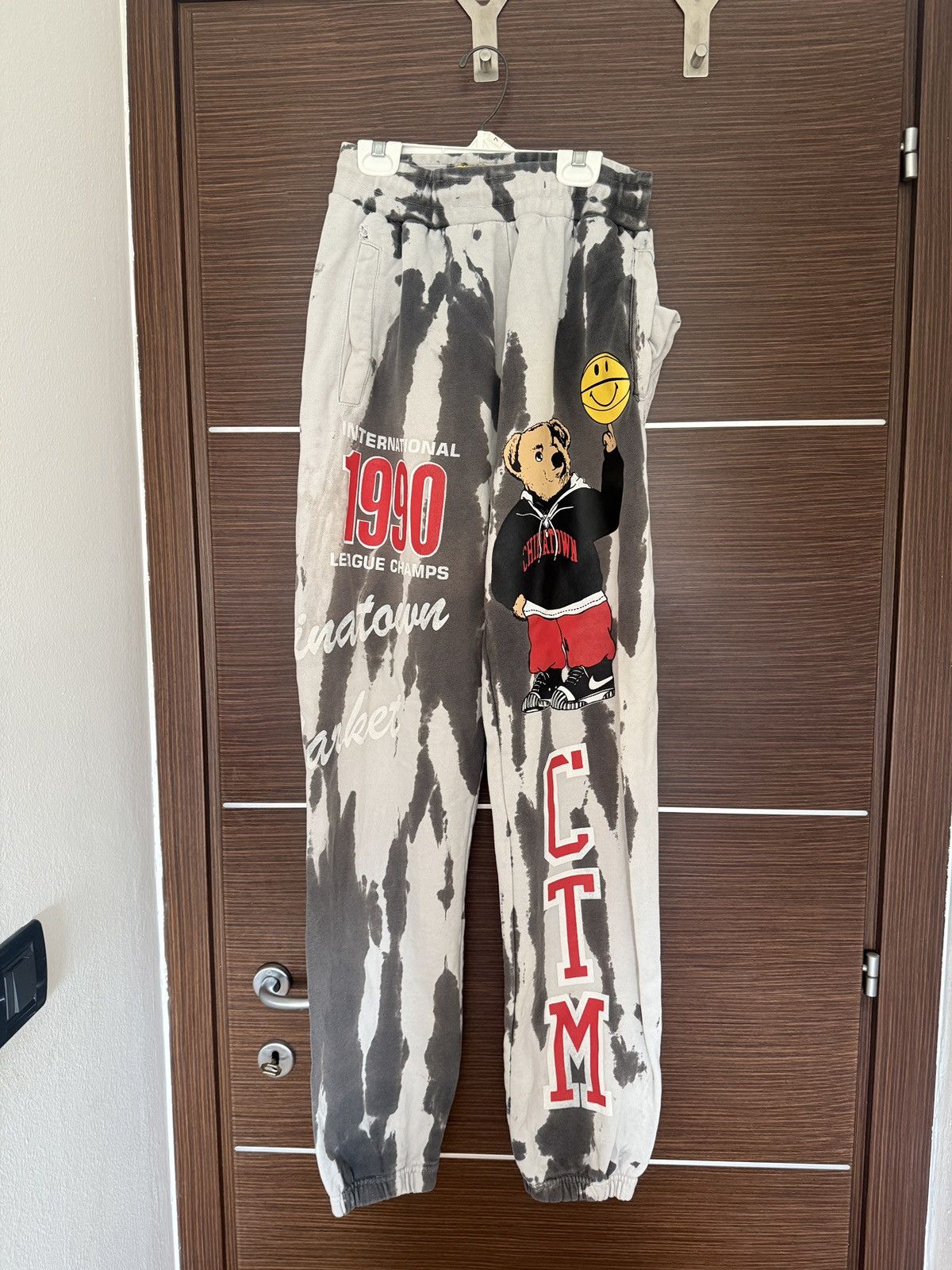 Market Chinatown cow printed sweatpants Size US 29 - 1 Thumbnail