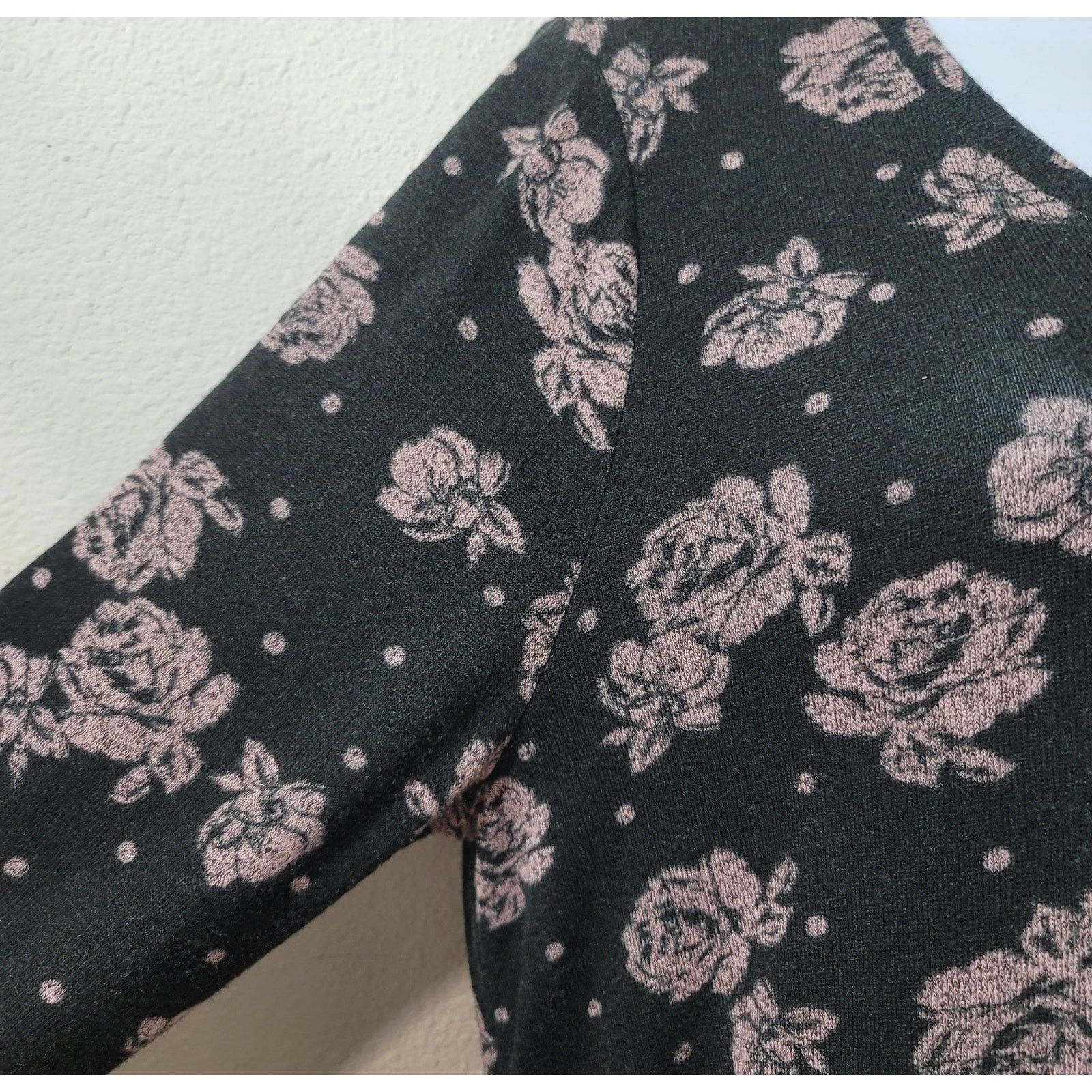 Other Lane Bryant Black Pink Floral Print V Neck Top 14 16 Flowy Size XXL / US 16-18 / IT 52-54 - 2 Thumbnail