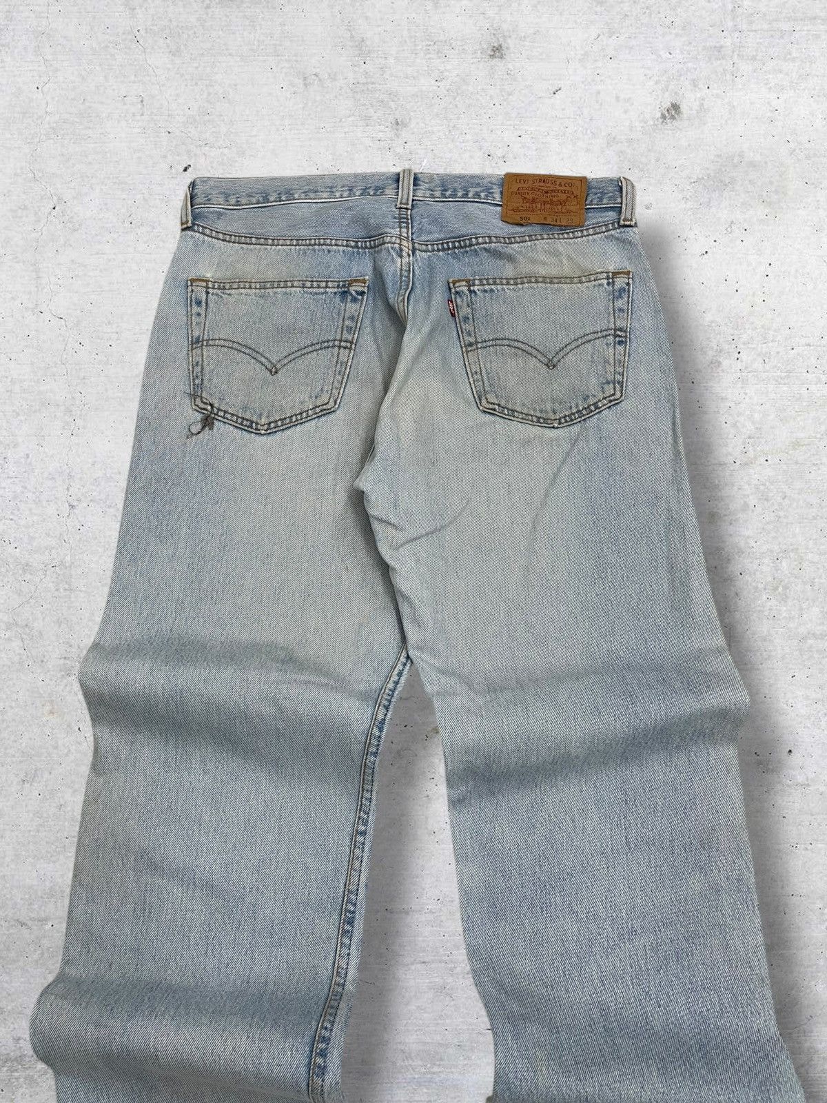Levi's Vintage Clothing VINTAGE 501 LEVIS USA DESIGNER 90S OG RIPPED MUDWASH DENIM Size US 32 / EU 48 - 12 Thumbnail