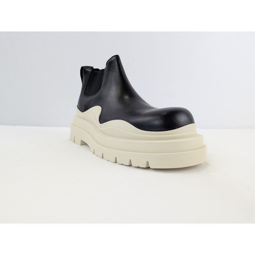 Bottega Veneta o1rshd1 Tire Chelsea Boots in Black / Sea Salt Size US 10 / EU 43 - 2 Thumbnail