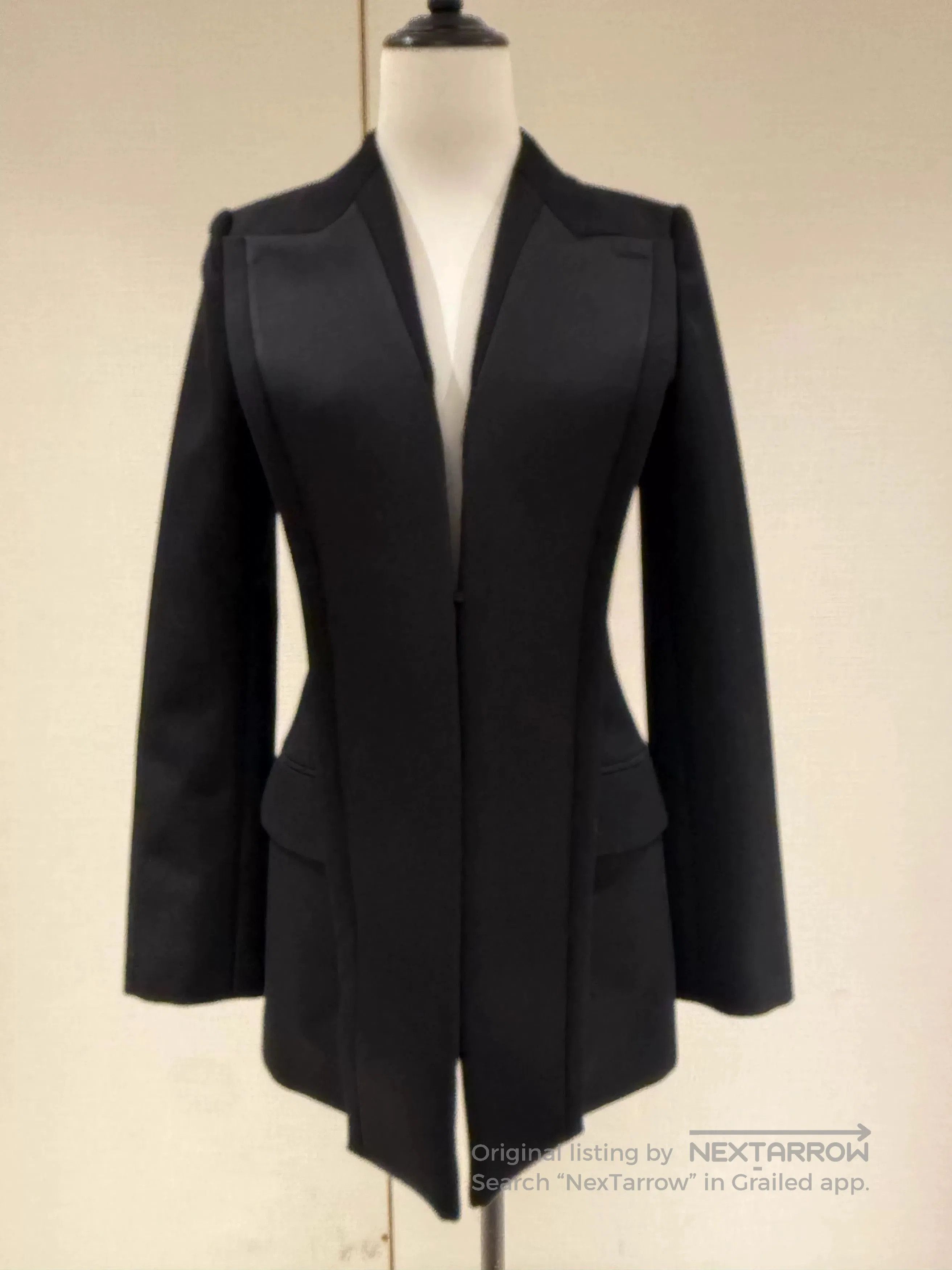 Fendi Fendi Wool Long Coat with Silk Details. Size US S / EU 44-46 / 1 - 1 Thumbnail