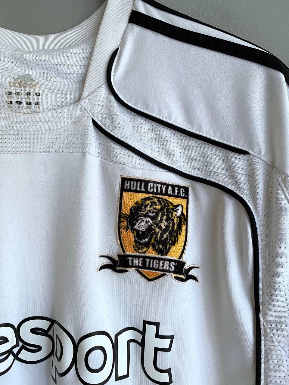 Adidas Adidas Hull City A.F.C. 2010/2011 Home Soccer Jersey, Size L Size US L / EU 52-54 / 3 - 4 Thumbnail