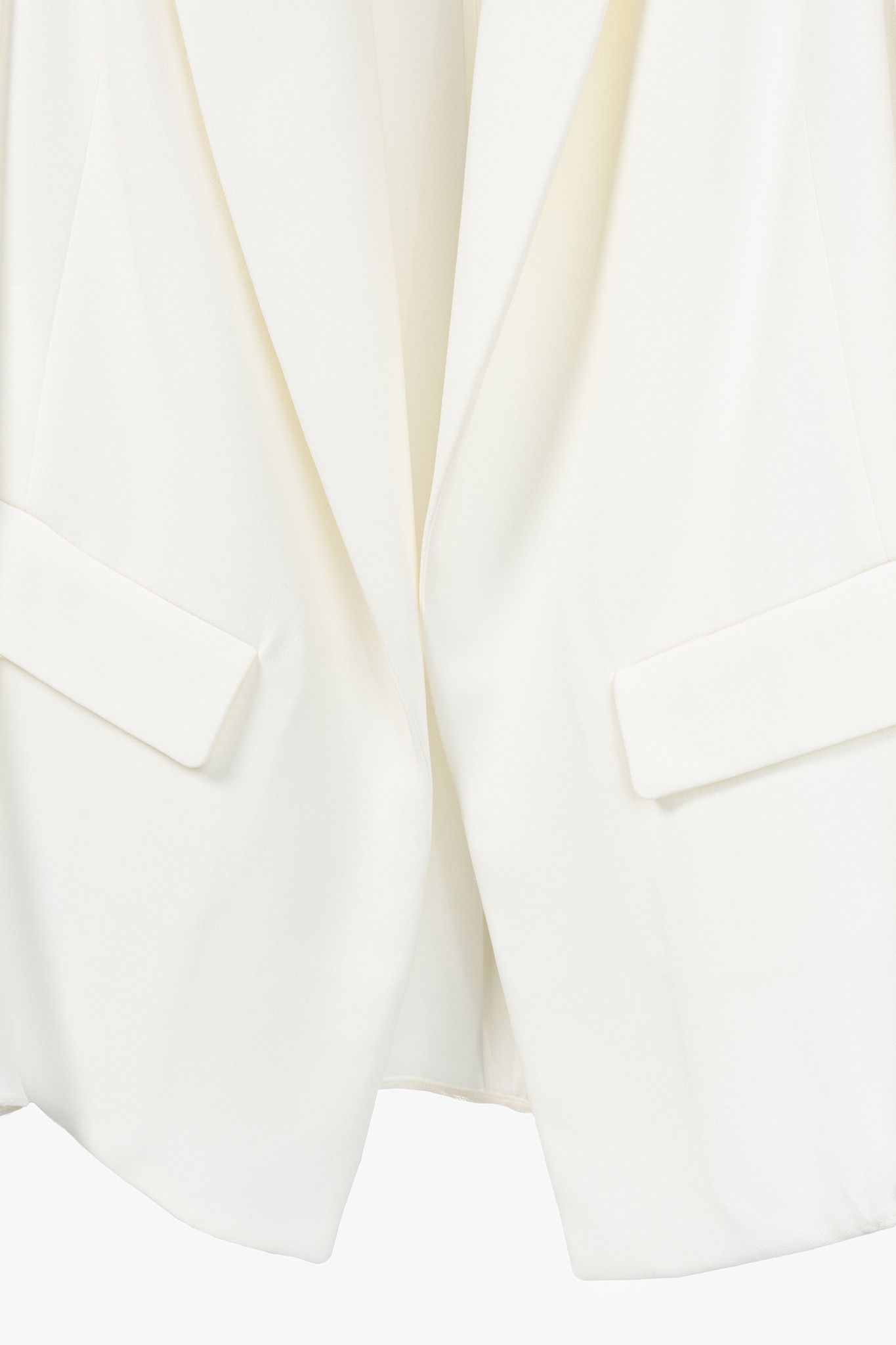 Chloe Chloe "Milk" Crepe Bell-Sleeve Open-Front Blazer Size M / US 6-8 / IT 42-44 - 7 Thumbnail