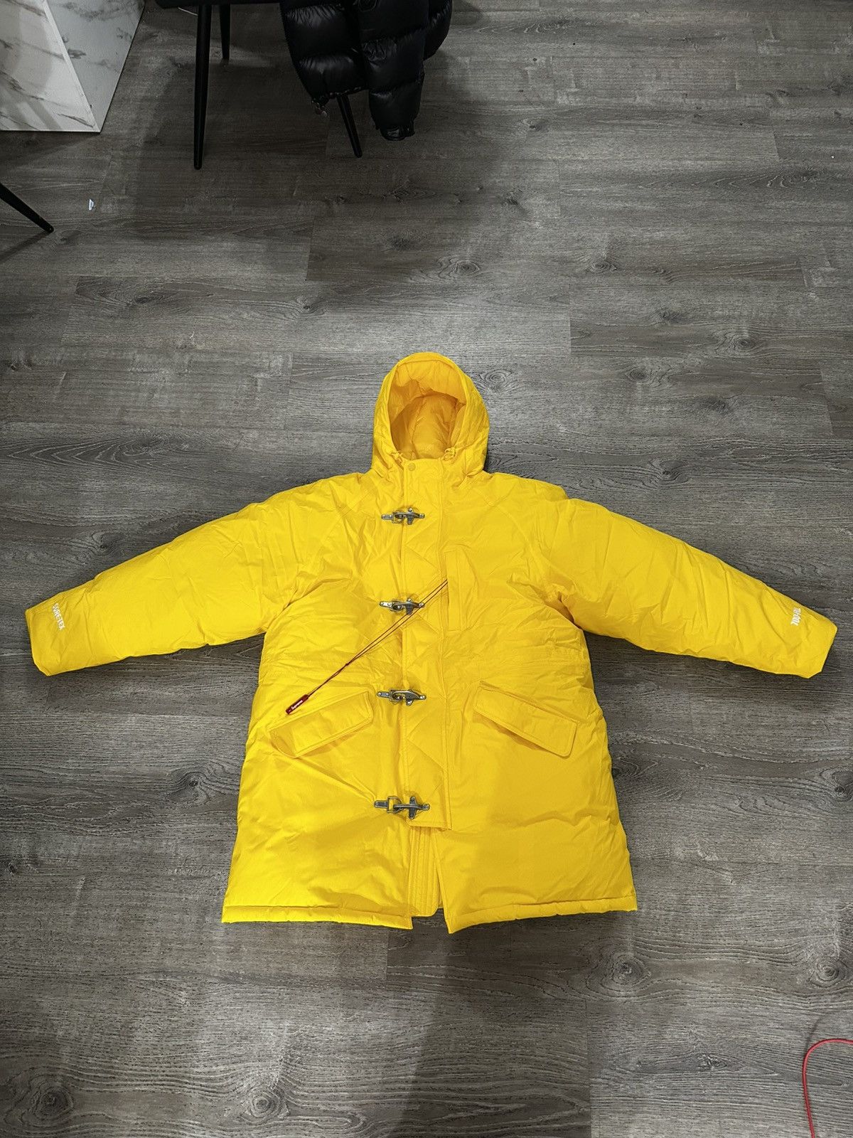 Supreme Supreme GORE-TEX 700-FILL Down Clip Parka Yellow Size US S / EU 44-46 / 1 - 1 Thumbnail