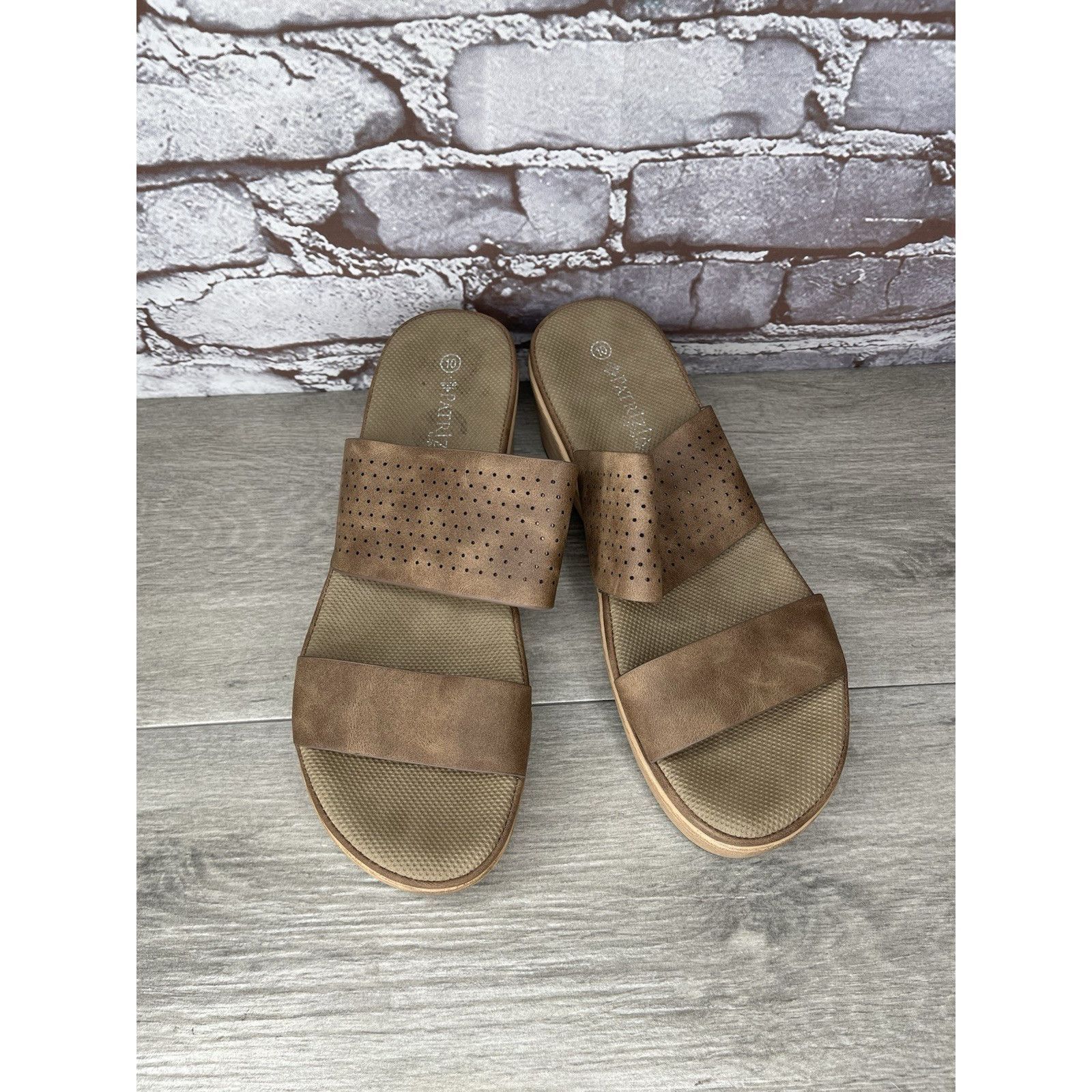 Patricia Rae Patrizia Brown Leather Perforated Slip On Wedge Sandals Wome Size US 10.5 / IT 40.5 - 2 Thumbnail