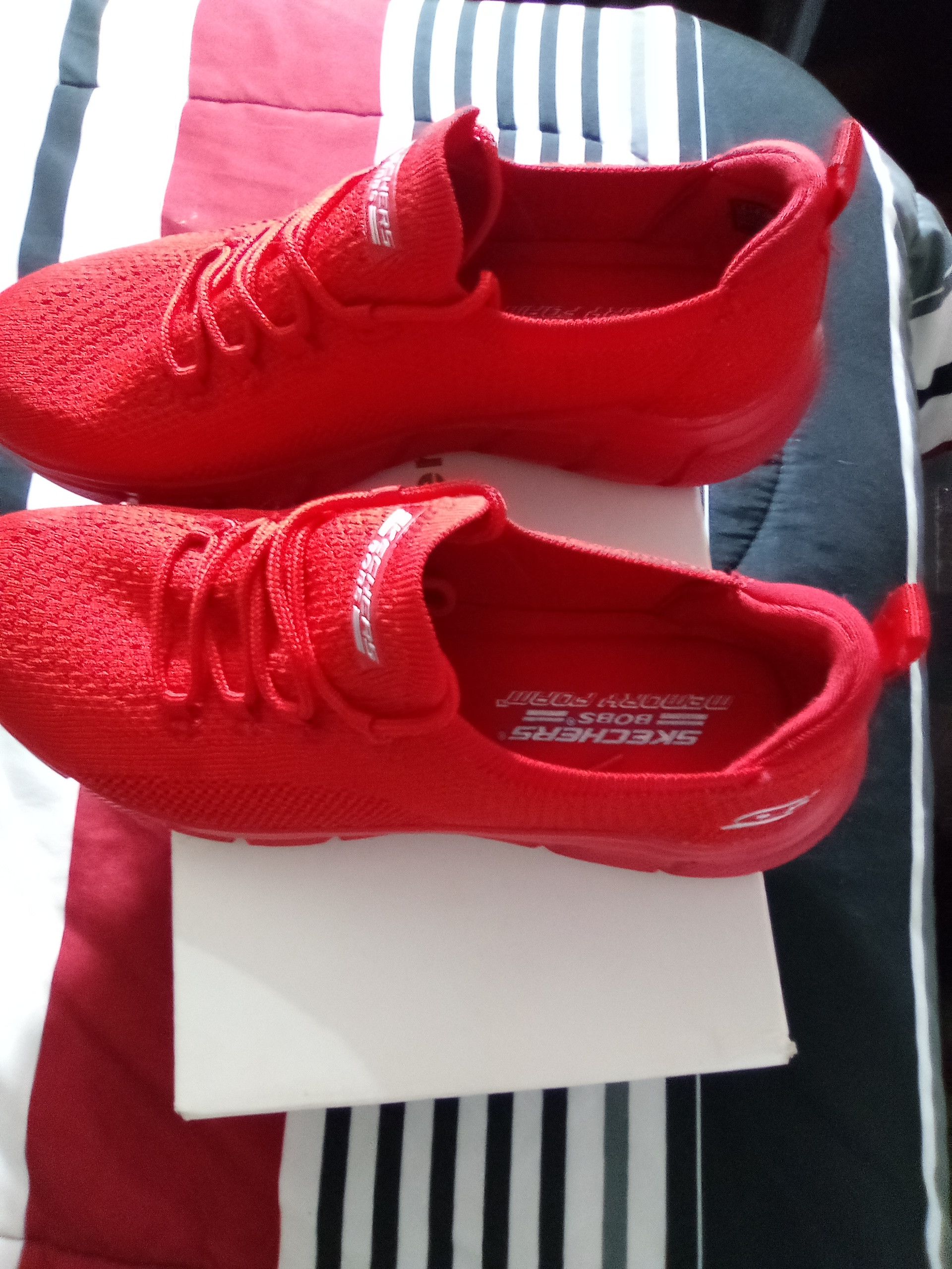 SKECHERS Skechers BoBs Size US 9 / EU 42 - 3 Thumbnail