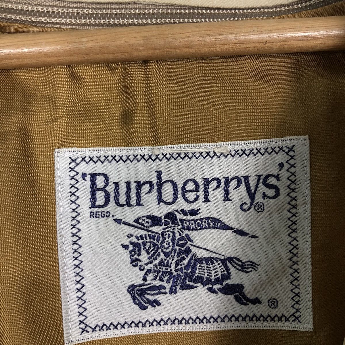 Burberry 🔥Rich Brown - Nova Check Tartan Design Lining Long Coats Size US M / EU 48-50 / 2 - 12 Thumbnail