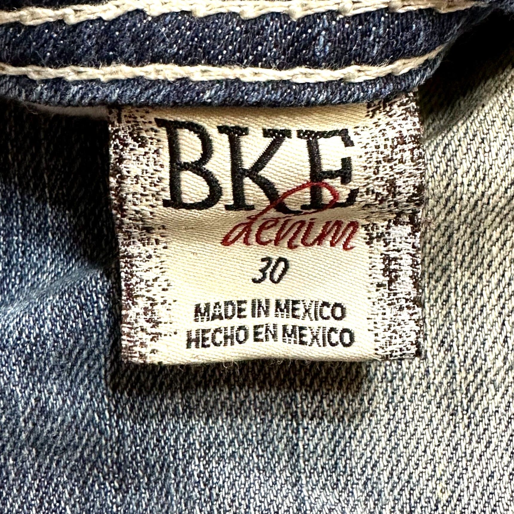 Vintage BKE Denim Culture Womens Size 30 Cropped 24" Capri Blue Medium Wash Fade Jeans Size 30" / US 8 / IT 44 - 5 Thumbnail