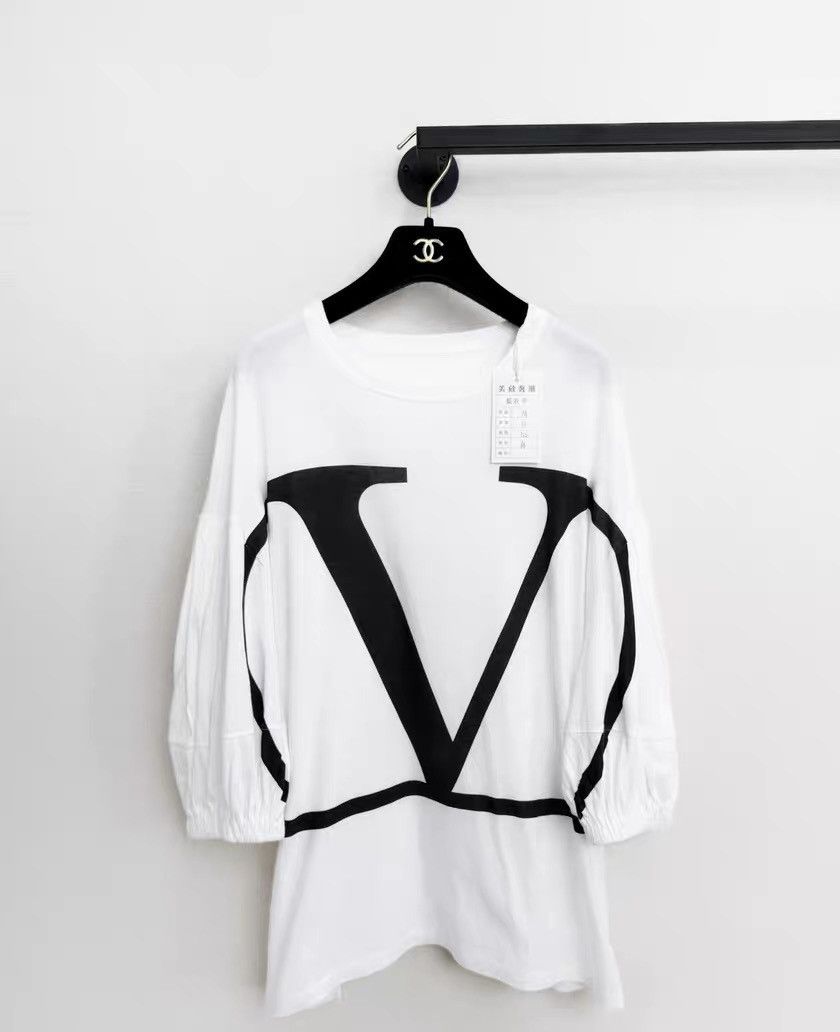 Valentino Valentino main line white long-sleeved shirt Size M / US 6-8 / IT 42-44 - 1 Thumbnail