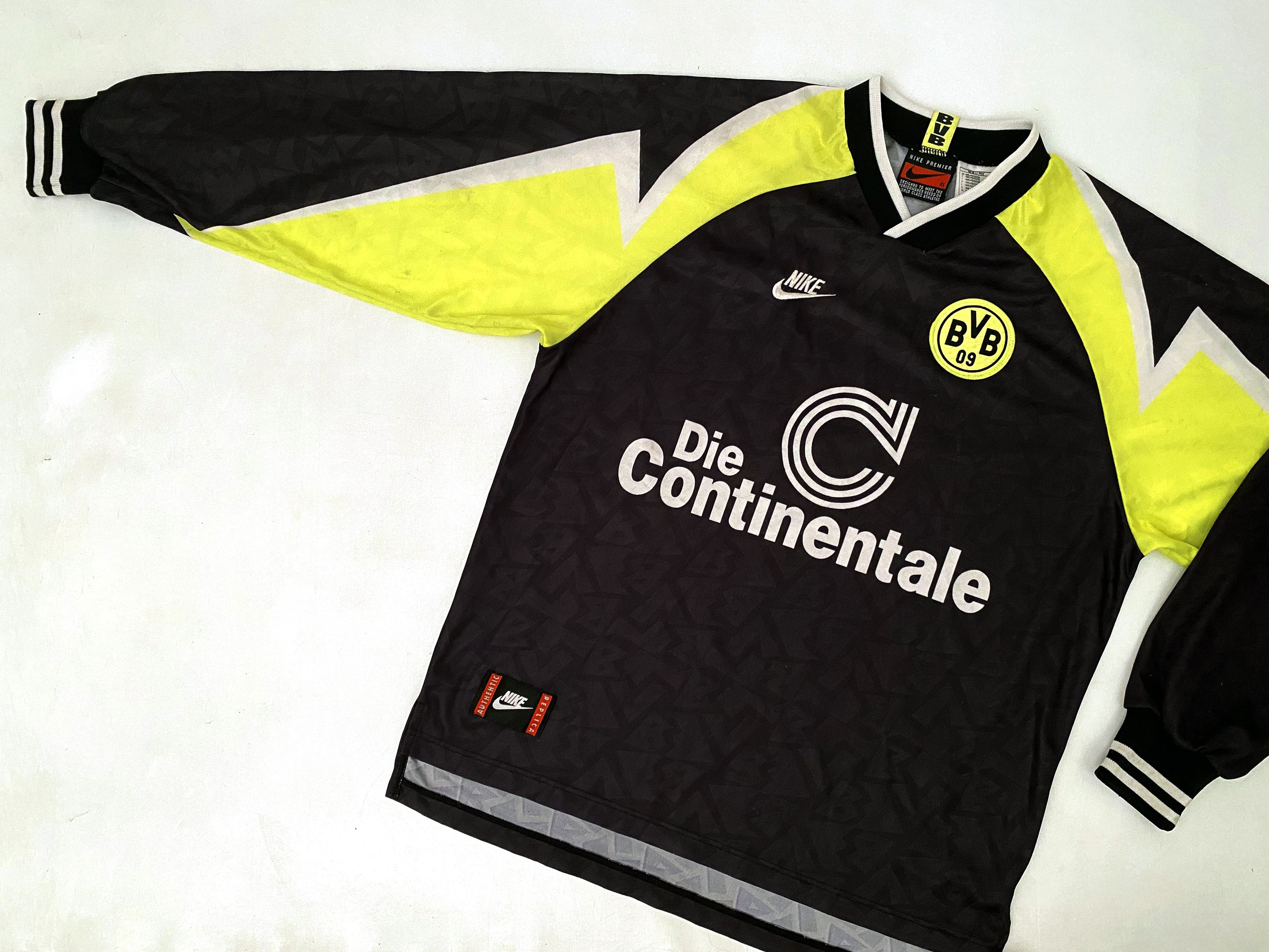 Nike × Vintage Borussia Dortmund Away Shirt Jersey 1995 / 1996 Size US XL / EU 56 / 4 - 4 Thumbnail