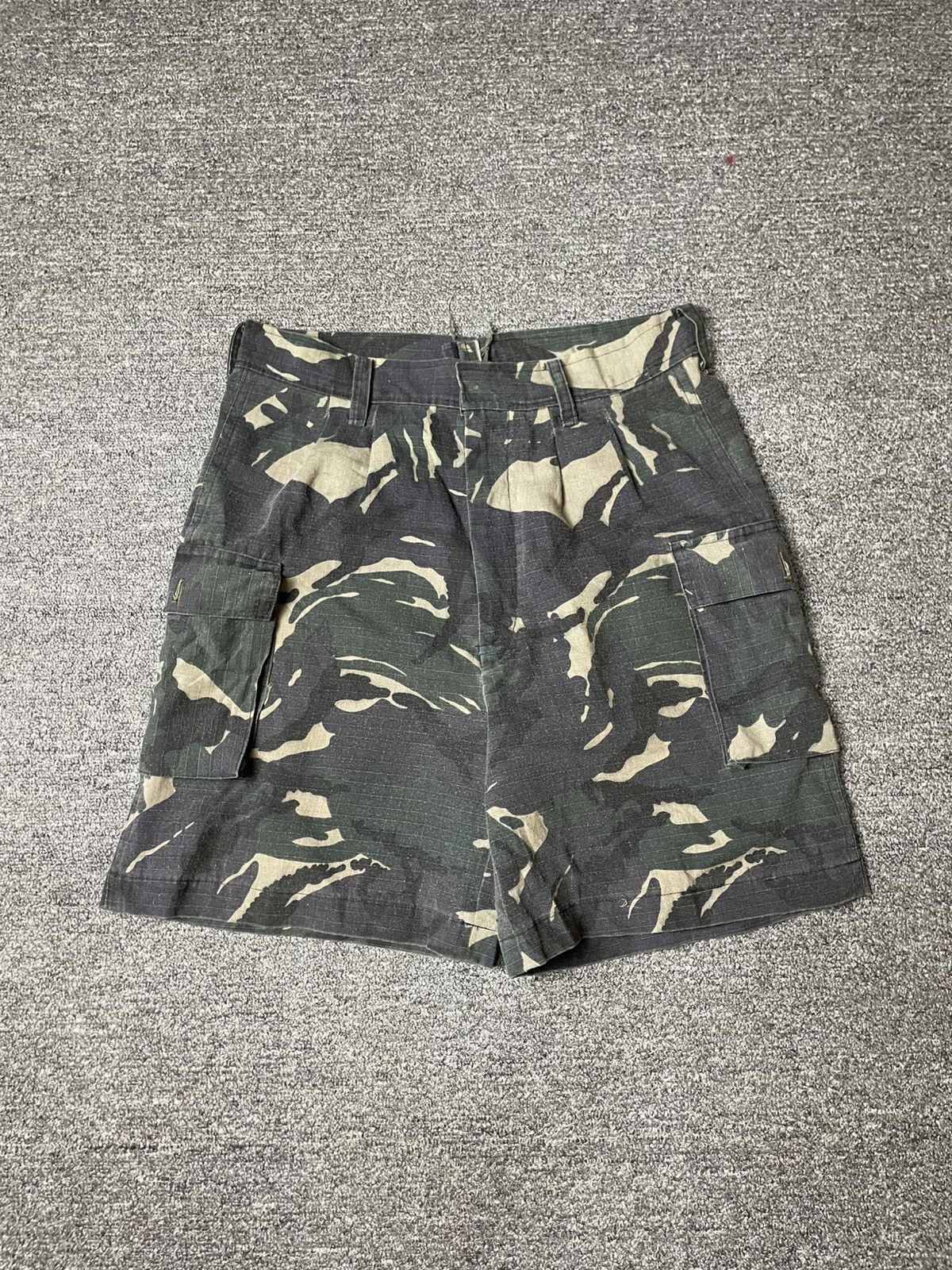 Japanese Brand Japanese Brand Camouflage Cargo Shorts (111) Size US 30 / EU 46 - 1 Thumbnail