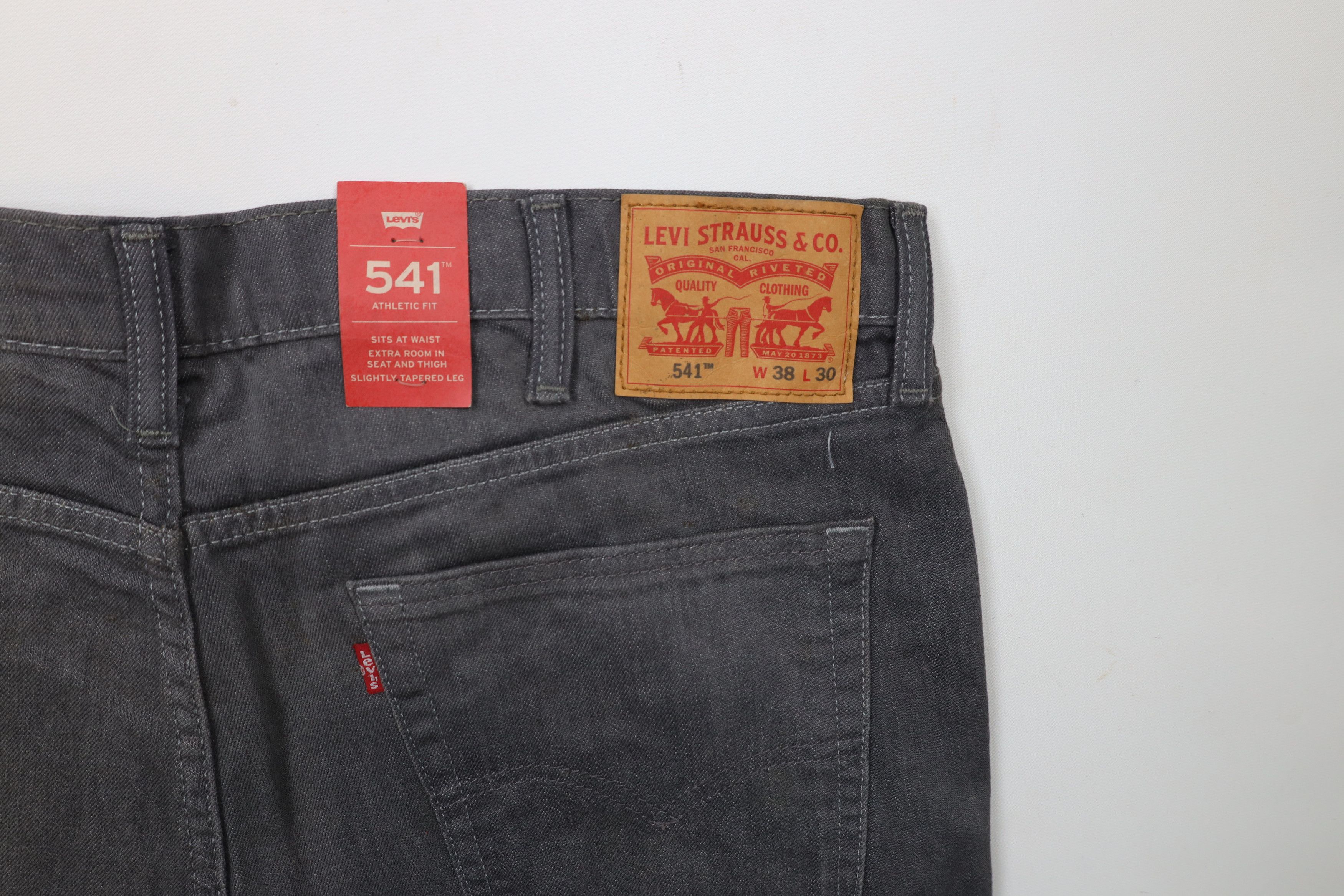 Levi's New Levis 541 Athletic Fit Slightly Tapered Leg Jeans Size US 38 / EU 54 - 20 Thumbnail