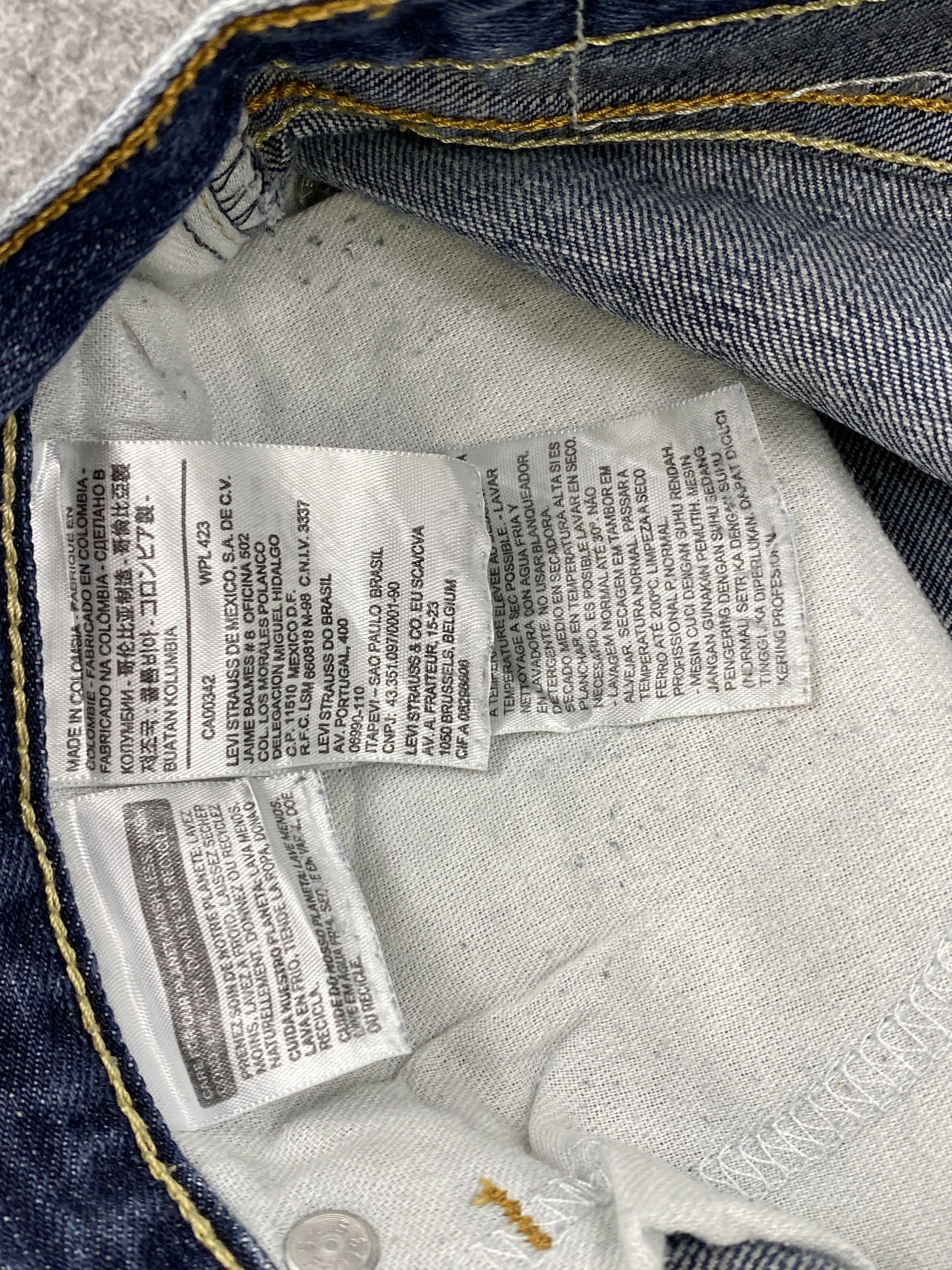 Levi's × Vintage Distressed Vintage Levi's 505 Blue Denim Jeans Size US 40 / EU 56 - 12 Thumbnail