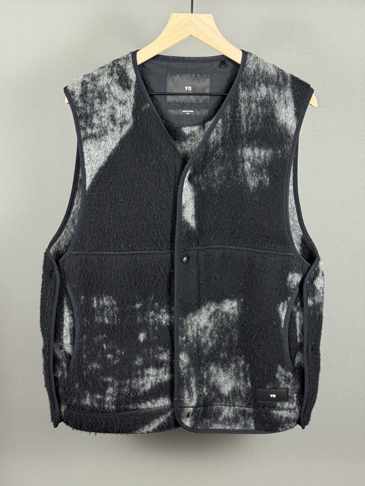 Yohji Yamamoto Y-3 Graphic-Print Wool-Blend Gilet in black and heather grey Size US M / EU 48-50 / 2 - 1 Thumbnail
