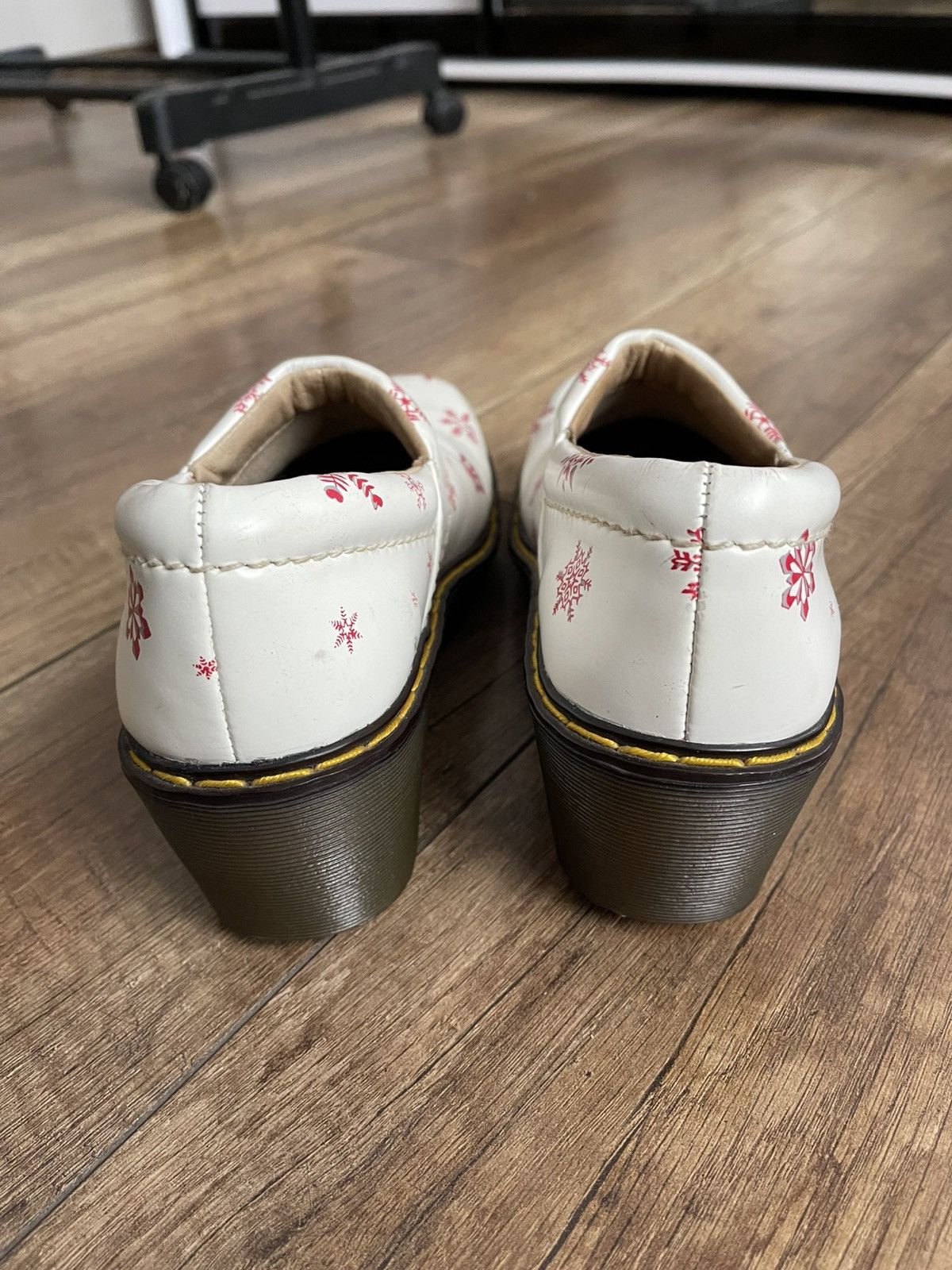 Dr. Martens Dr Martens Snowflake Boots Low Top Size US 6 / IT 36 - 10 Thumbnail