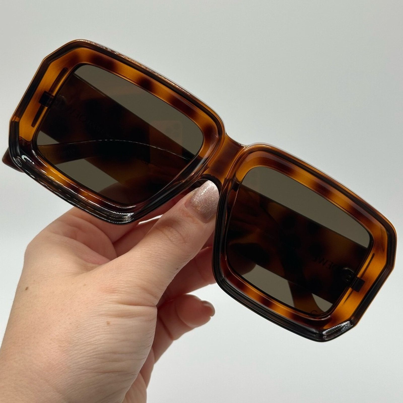 Loewe NEW LOEWE LW40064U 5652G Shiny Dark Havana Brown Women Size ONE SIZE - 8 Thumbnail
