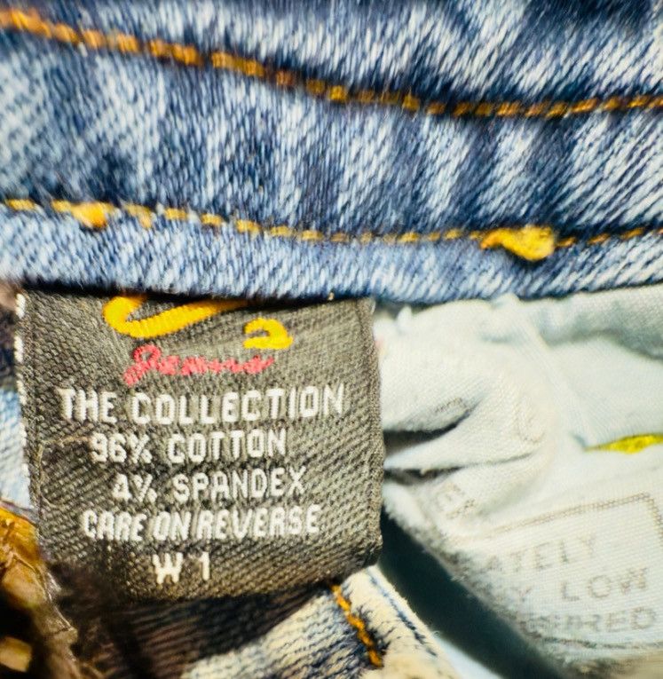 Other V2 Jeans “The Collection” Low-Rise Flare Blue Denim Jeans W1 Size 26" / US 2 / IT 38 - 7 Thumbnail