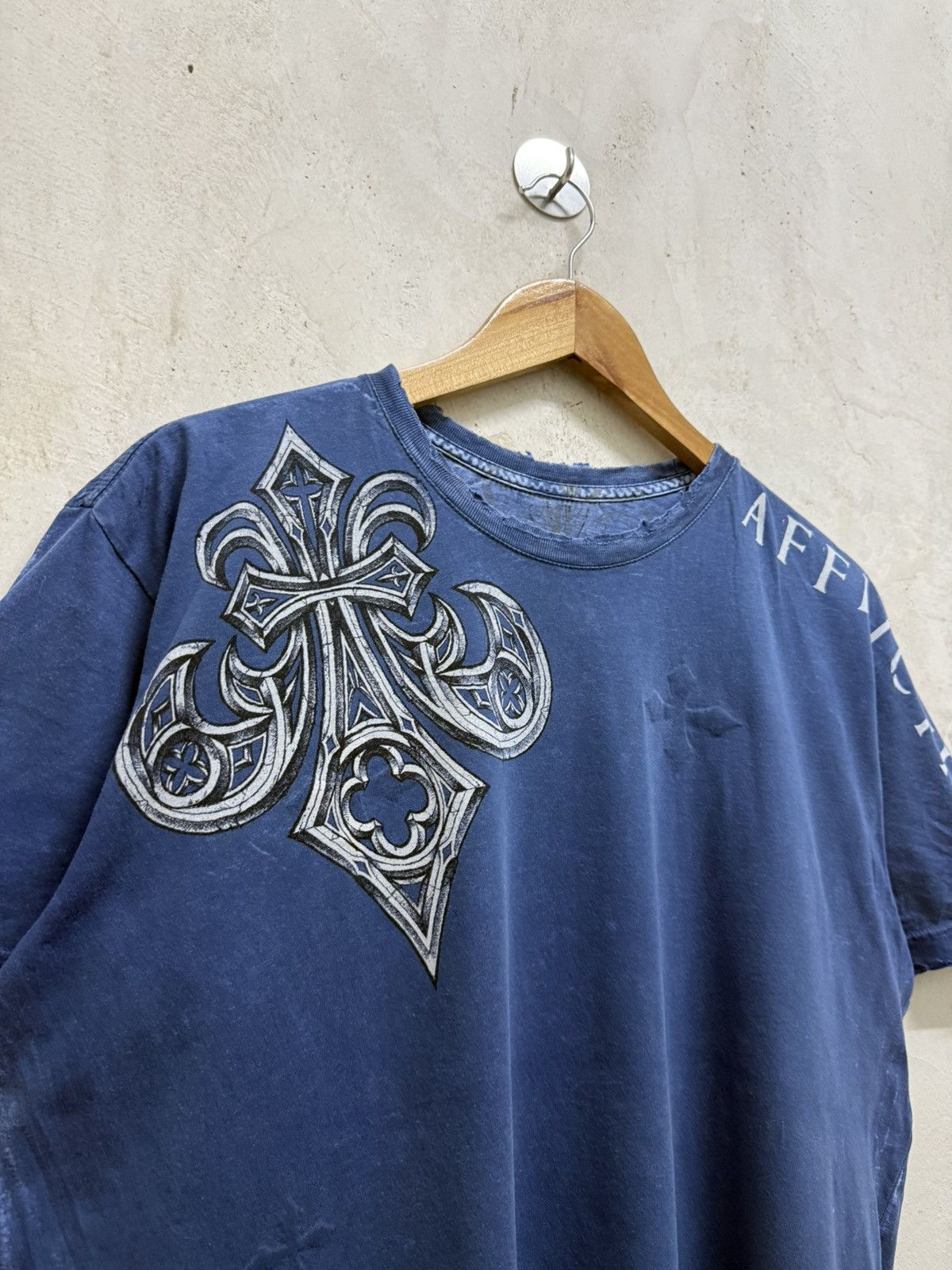 Affliction 2000s Affliction Angel Wings Cross Reversible y2k Tees Size US L / EU 52-54 / 3 - 4 Thumbnail