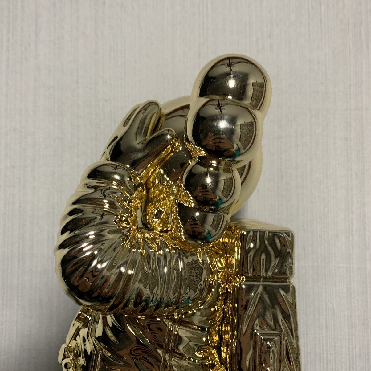 Kaws KAWS Holiday Space Figure Gold Size ONE SIZE - 15 Thumbnail