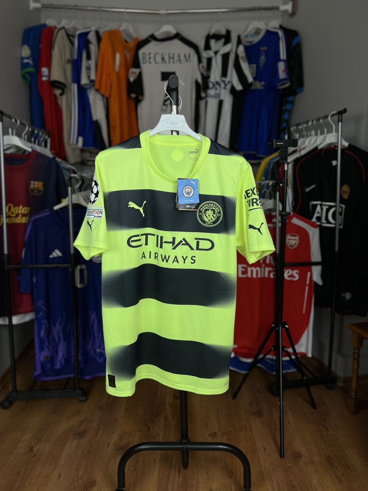Puma Soccer Jersey Puma Manchester City 2022/23 Bernardo Silva Size US M / EU 48-50 / 2 - 2 Thumbnail