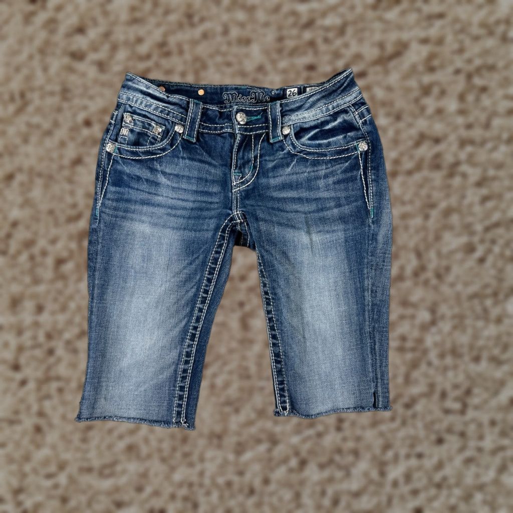 Miss Me Miss Me Shorts Women Denim Blue 26x12 Low Rise 5-Pocket Studded Embroidered Lace Button Cotton Blend Casual Party/Cocktail Vintage No 90s? No. Size 26" / US 2 / IT 38 - 1 Thumbnail