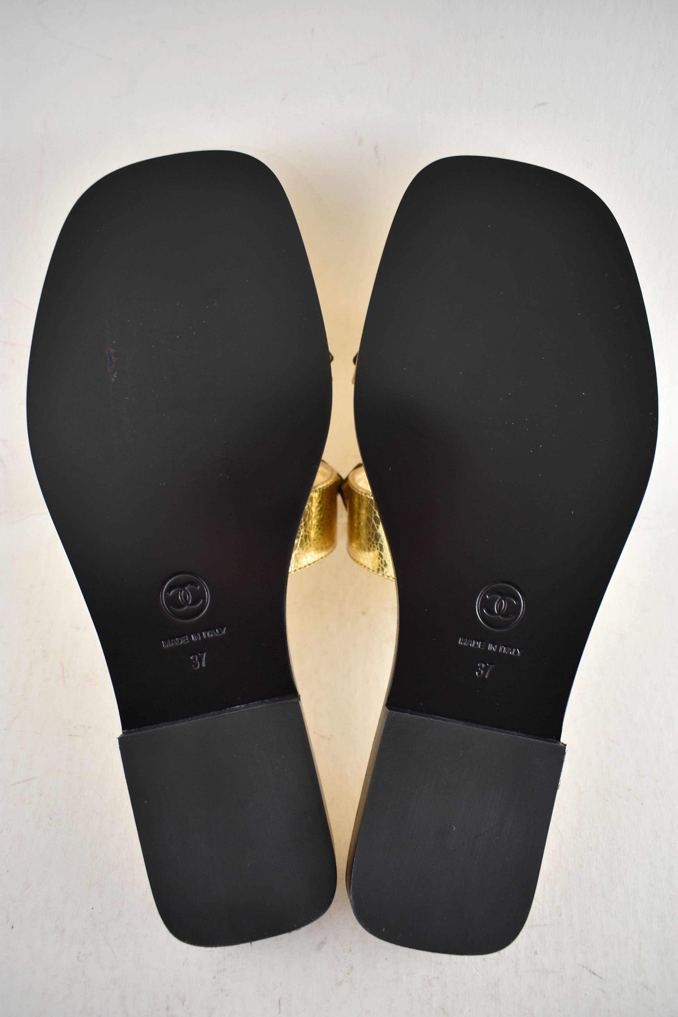 Chanel 26S Golden Leather XL CC Logo Mule Slide Flat Sandal 37 Size US 7 / IT 37 - 20 Thumbnail