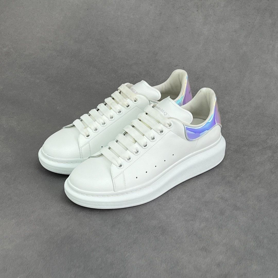 Alexander McQueen Alexander McQueen Leather White Lowtop Sneakers 7 Men Size US 7 / EU 40 - 1 Thumbnail