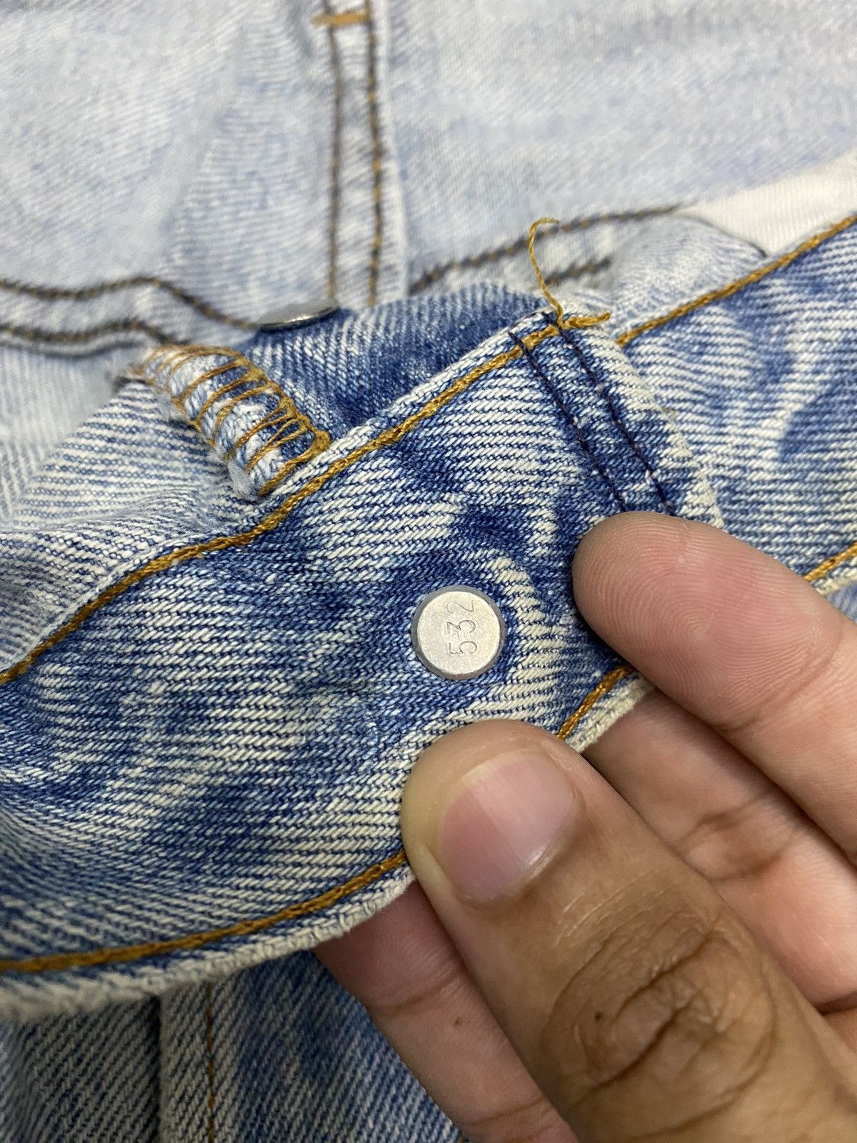 Levi's Vintage Clothing 🔥VINTAGE LEVIS 501 DISTRESSED DENIM MADE IN USA JEANS Size US 34 / EU 50 - 11 Thumbnail
