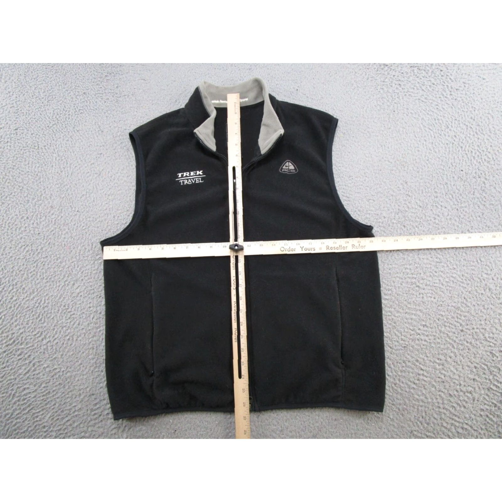 Nike VINTAGE Nike ACG Therma Fit Full Zip Fleece Vest Mens L Black Body Layer 2 Gorpcore VTG Y2K Read Size US L / EU 52-54 / 3 - 7 Thumbnail