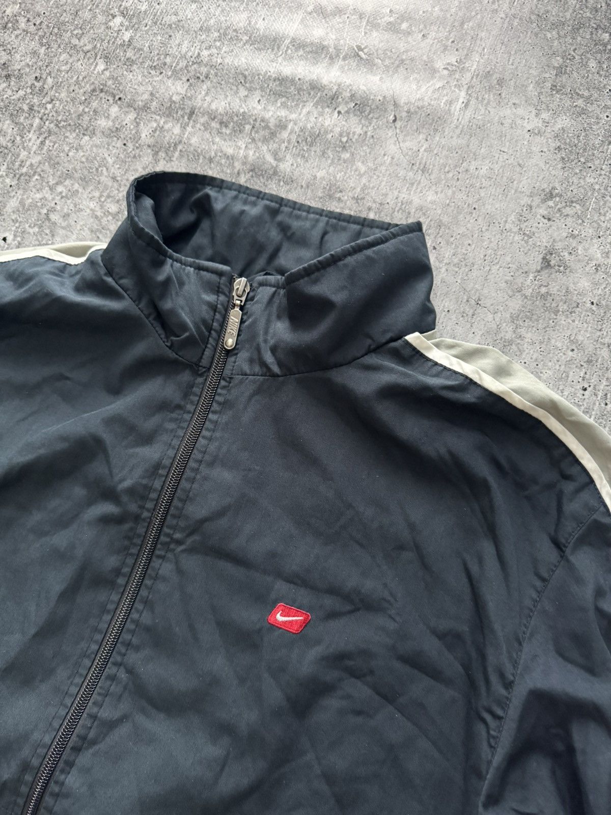 Nike Nike Vintage Nylon Jacket Swoosh Size L Luxury drill y2k Size US L / EU 52-54 / 3 - 4 Thumbnail