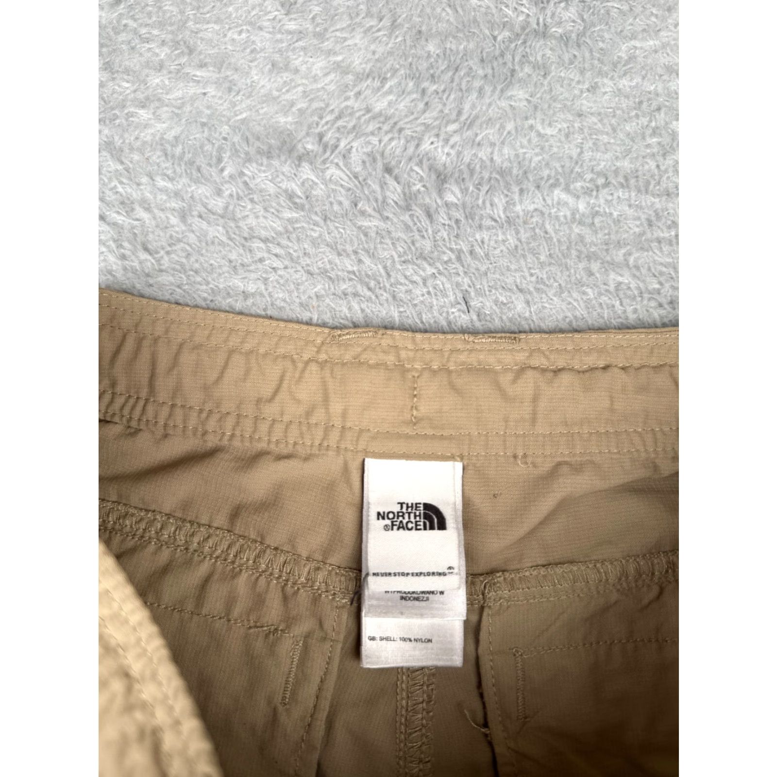 The North Face VINTAGE The North Face Women's Shorts Capri 4 Beige Cotton Activewear Hiking Camping 18in Inseam Size 27" / US 4 / IT 40 - 6 Thumbnail