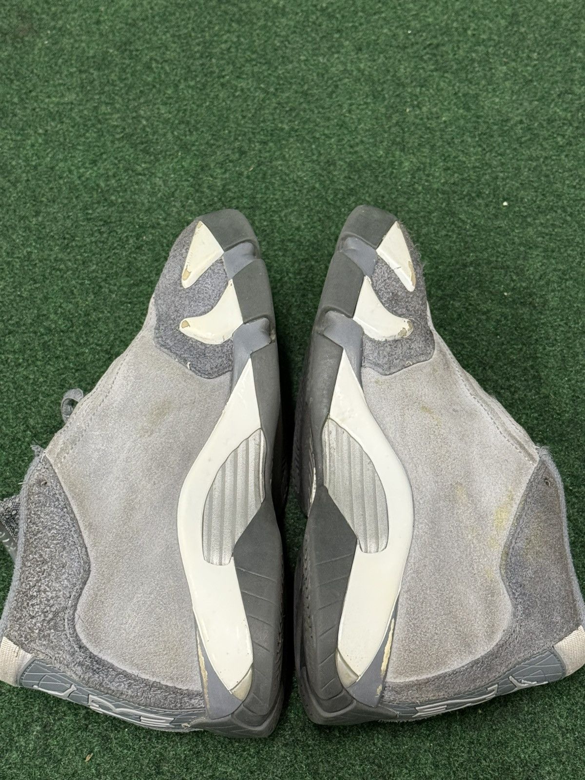 Jordan Brand Air Jordan 14 Flint Grey GS fq8165-012 Size US 5.5 / IT 35.5 - 4 Thumbnail