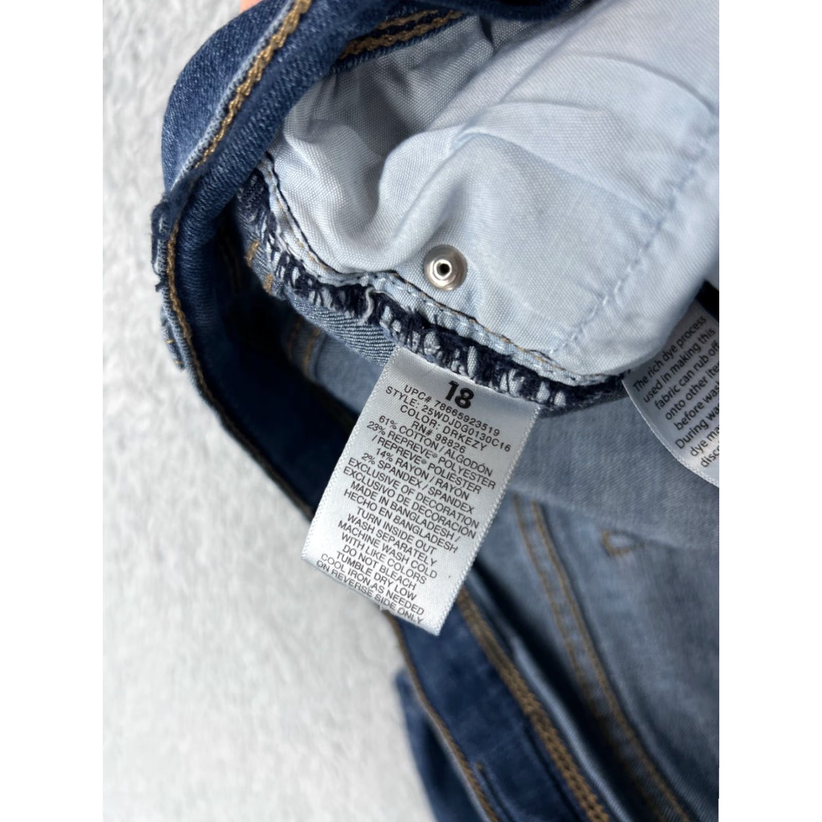 Jordache Jordache Jeans Pant Bootscut Denim Mid Rise 18 Juniors 26x27 Blue Cotton Blend Women 5-Pocket Distressed Embroidered Zipper 90s? (adjust if no decade) Size 40" / US 18 - 7 Thumbnail