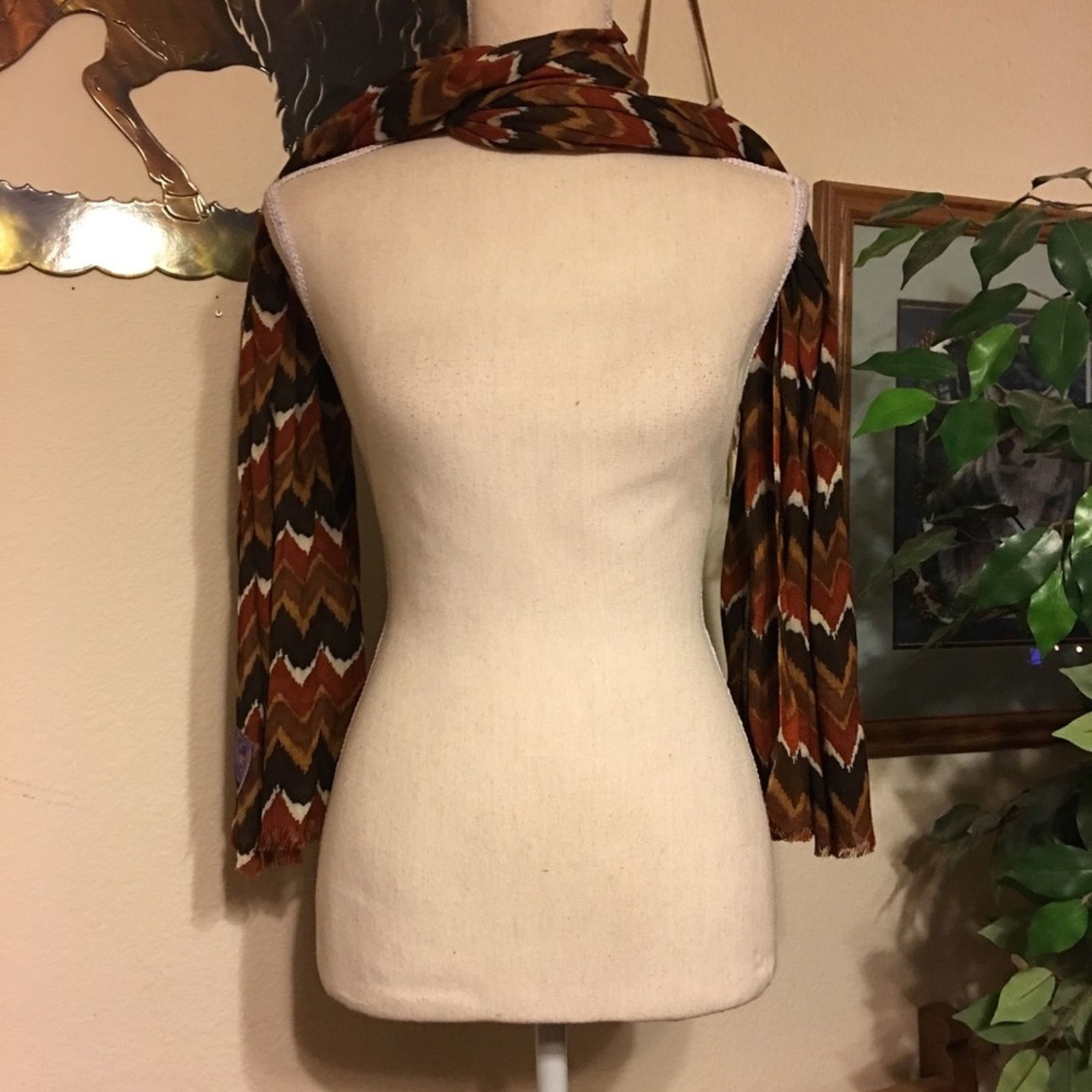 Other Curations brown chevron pattern scarf wrap 78”L Size ONE SIZE - 2 Thumbnail