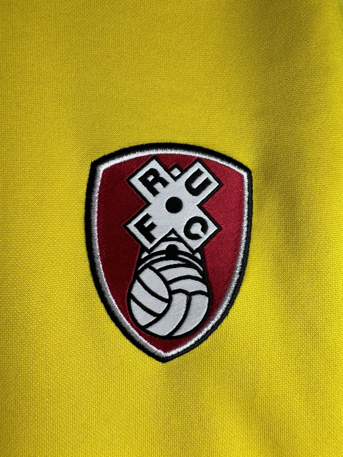 Puma Rotherham United England Puma Home Soccer Jersey Size US XL / EU 56 / 4 - 4 Thumbnail